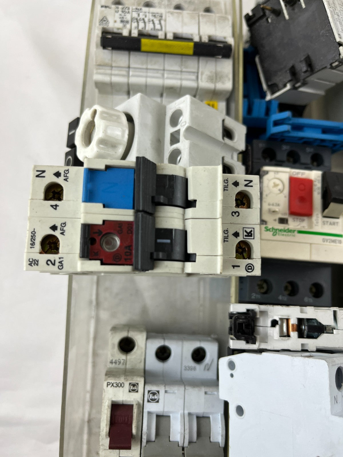 Schneider Siemens Merlin Gerin Mixed Electrical Components Bundle Breakers Lot