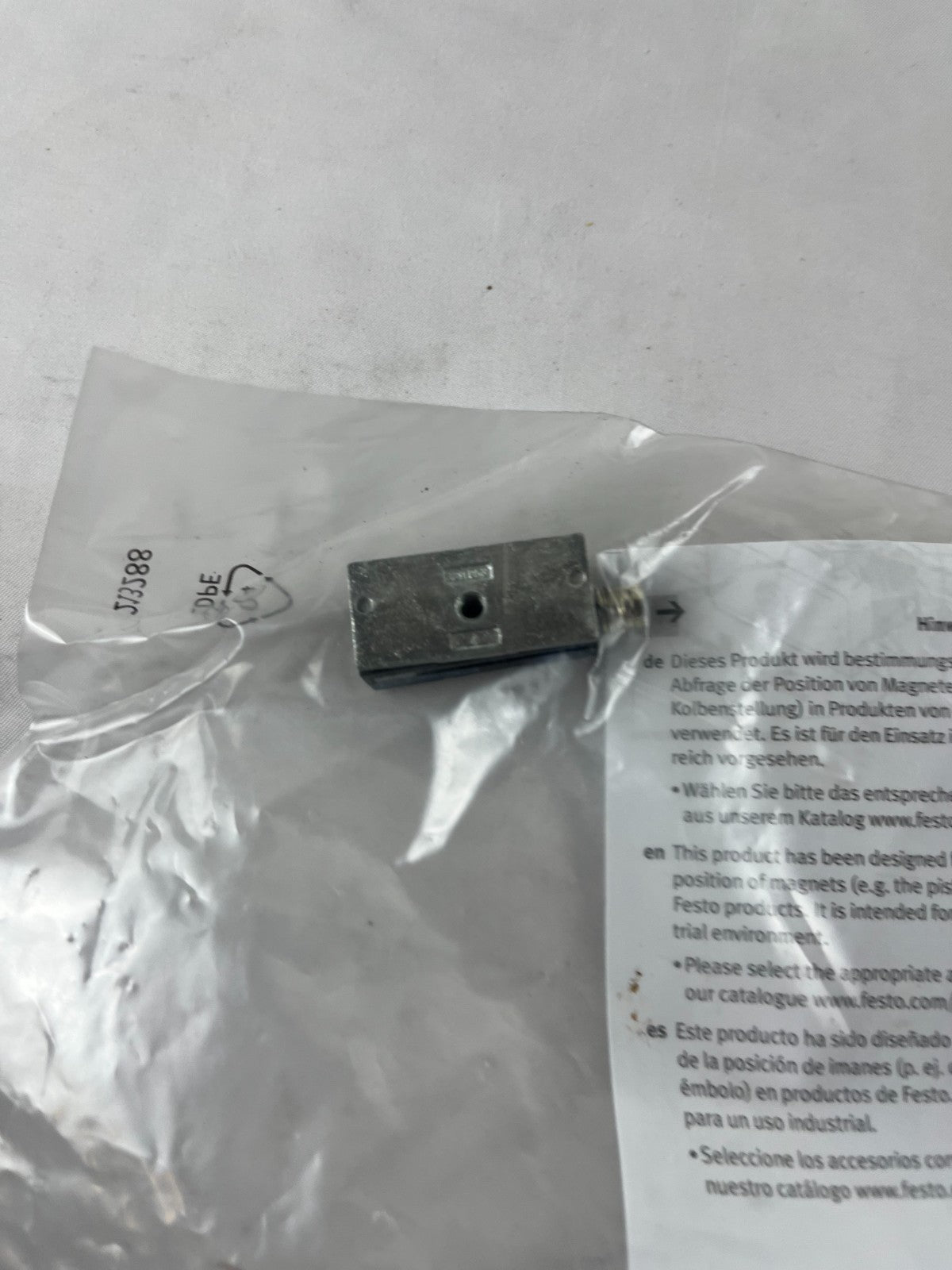 Festo SMEO‑1‑S‑LED‑24‑B Magnetic Proximity Sensor 150848 12–27 VDC M8 Plug SMEO