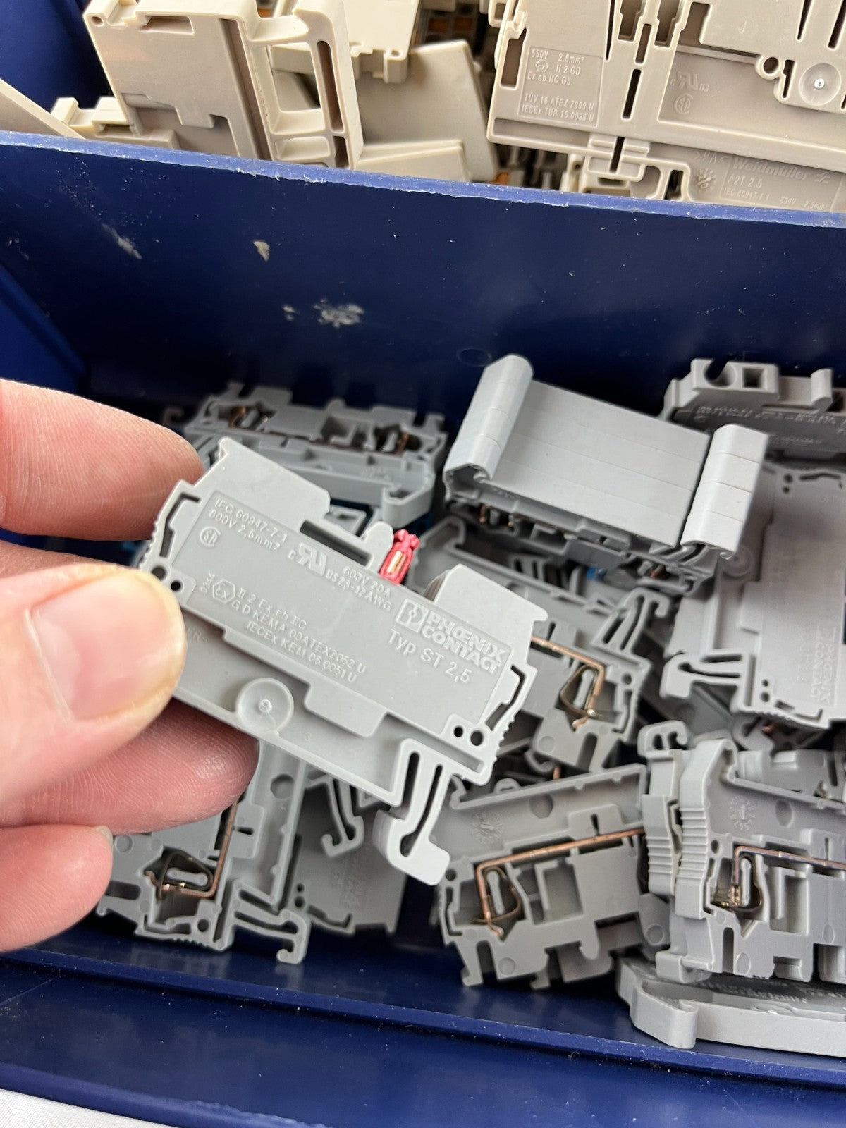 Phoenix Contact DIKD 1.5 Disconnect Terminal Block Lot aprox 75pcs Used Grey DIN