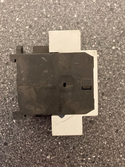 Siemens 5TT3 991 Load Remote Switch 20A 400V AC/DC 24V 3NO+1NC