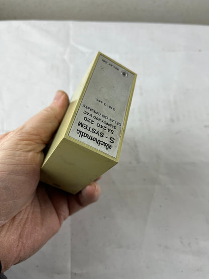 Electromatic SA240 220 Delay On Operate Timer 220VAC 0.15-3s CL3520 11-Pin LED