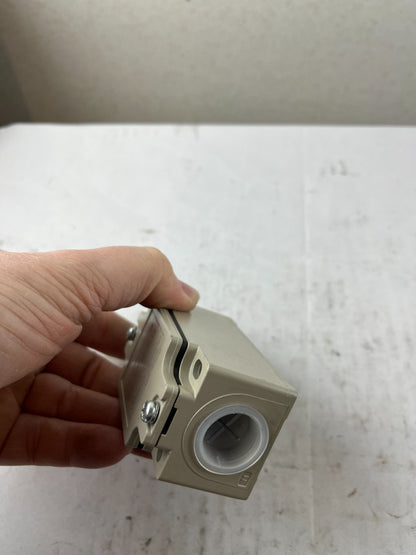 Omron D4B-4171N Limit Switch Roller Plunger 1NO/1NC 10A IP67 Used Spare Unit