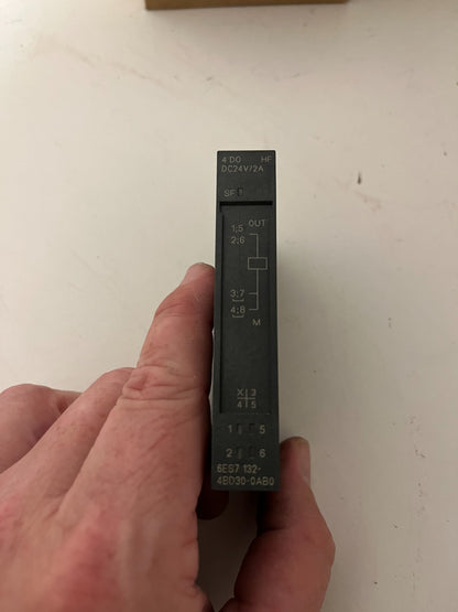 Siemens 6ES7 132-4BD30-0AB0 Digital Output Module 4DO DC24V 2A HF Lot of 5 New
