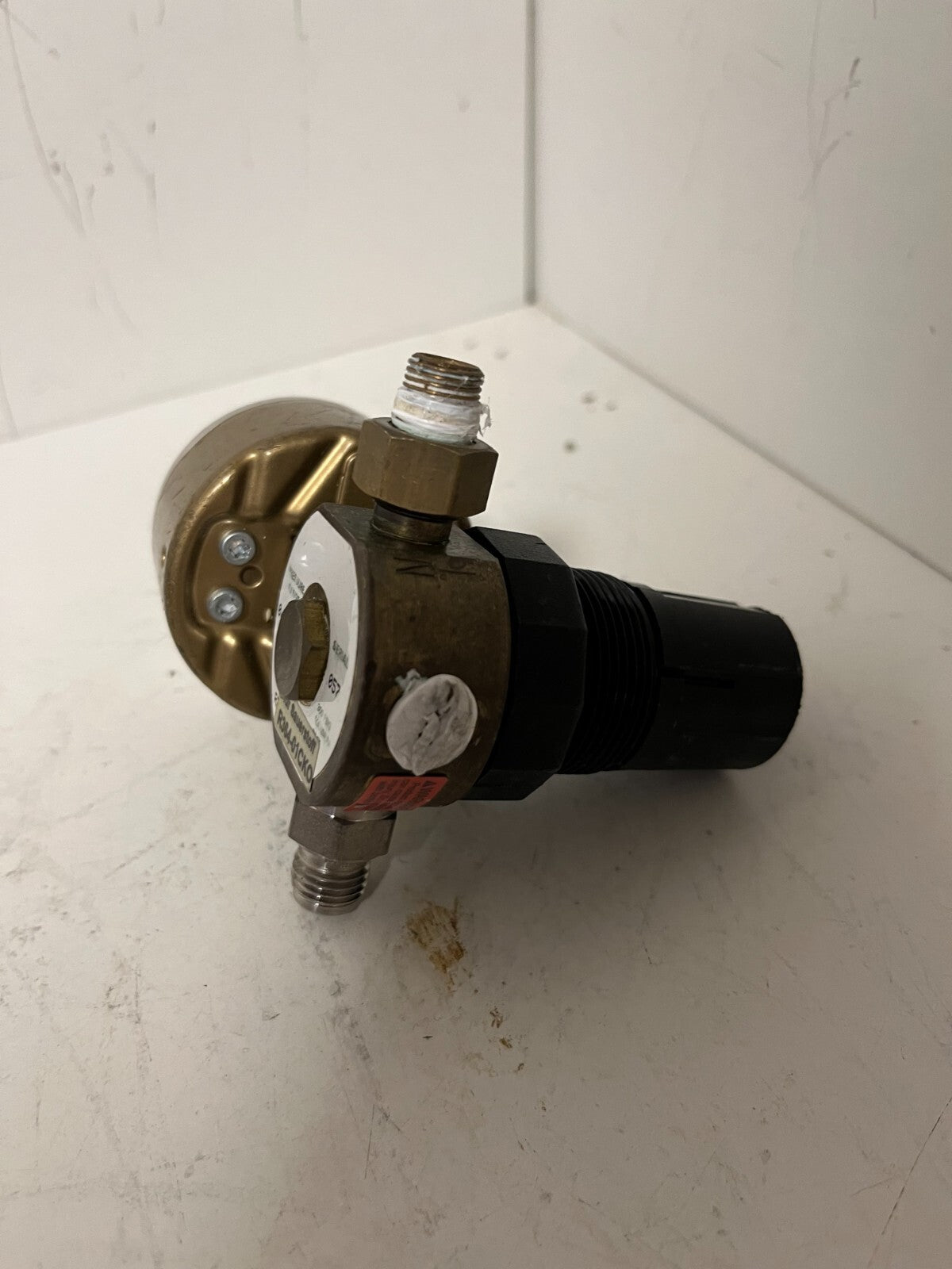 Oxygen Pressure Regulator 0–10 bar WIKA Gauge Inline Brass Used Working