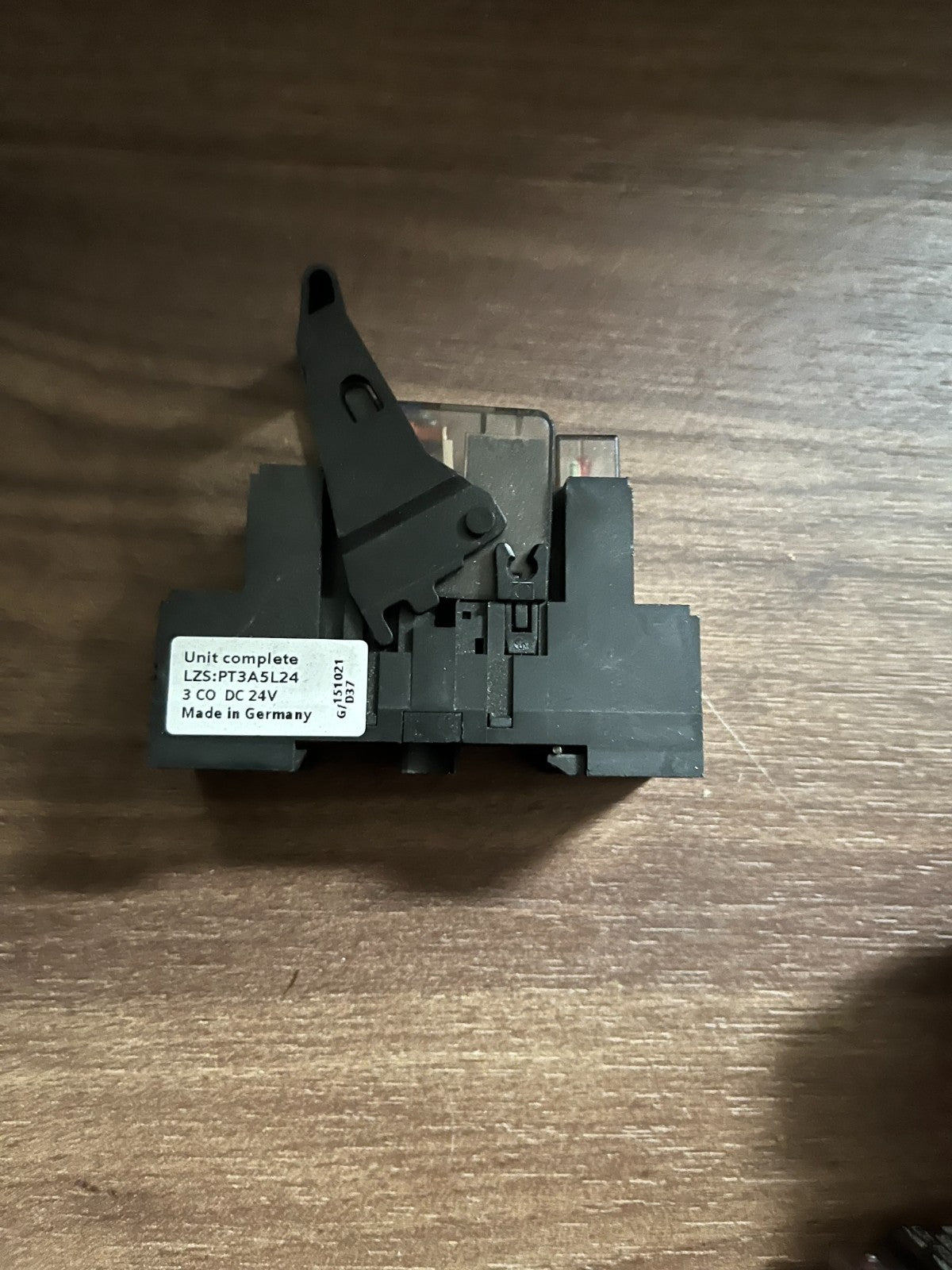 Siemens LZX:PT370024 & LZS:PT3A5L24 24VDC 10A Plug-In Relay Bundle of 3 Used
