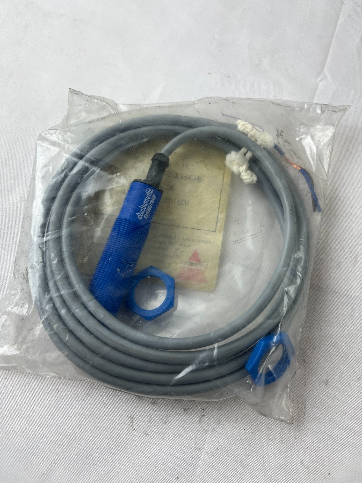 Electromatic EI1805TBOP Inductive Proximity Switch 20-250V AC New Carlo Gavazzi