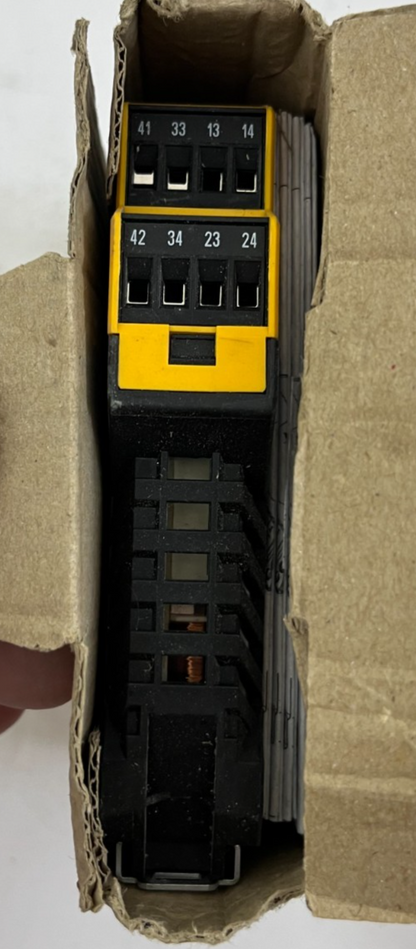 Eaton ESR5-NO-31-230VAC Safety Relay 230V AC Dual Channel, 3 Contacts, New Box