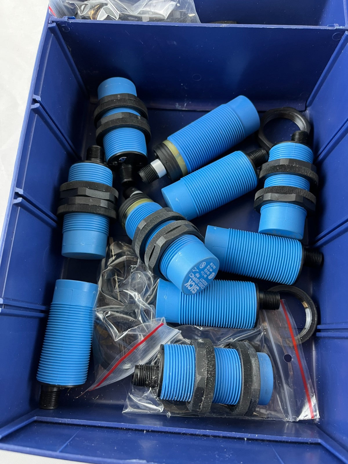 Sick UM30 Ultrasonic Sensor Lot 10pcs New M30 2m-8m Range Blue UM30-213 UM30-215