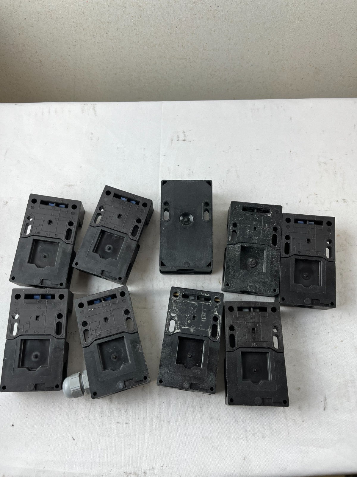 Schmersal AZ16 Safety Interlock Switch Lot 9pcs AZ16-02zvrk M16 IP67 Used Spares