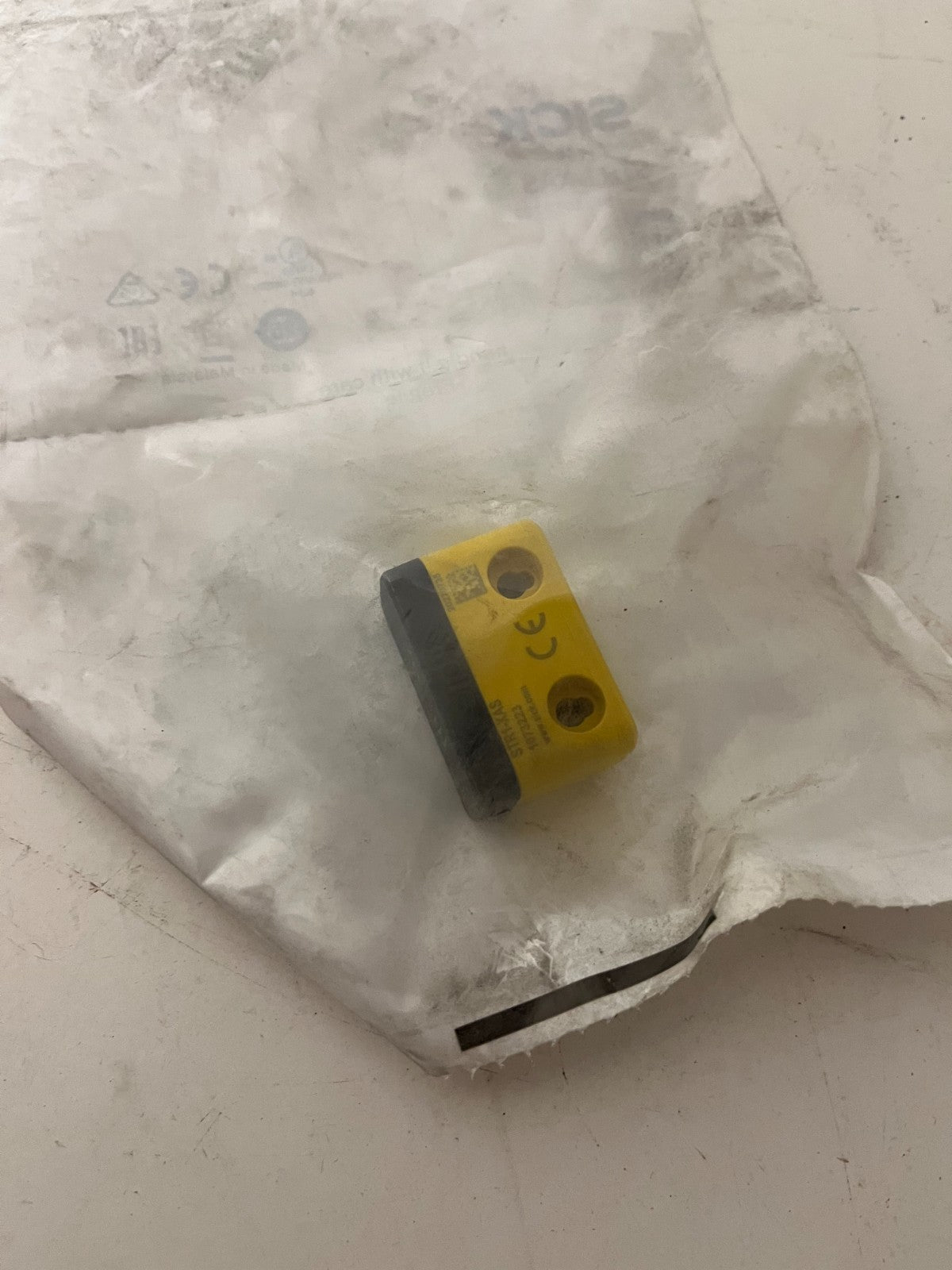 SICK STR1-XAS RFID Safety Switch Actuator 1073223 New in Pack Genuine 1 Pcs