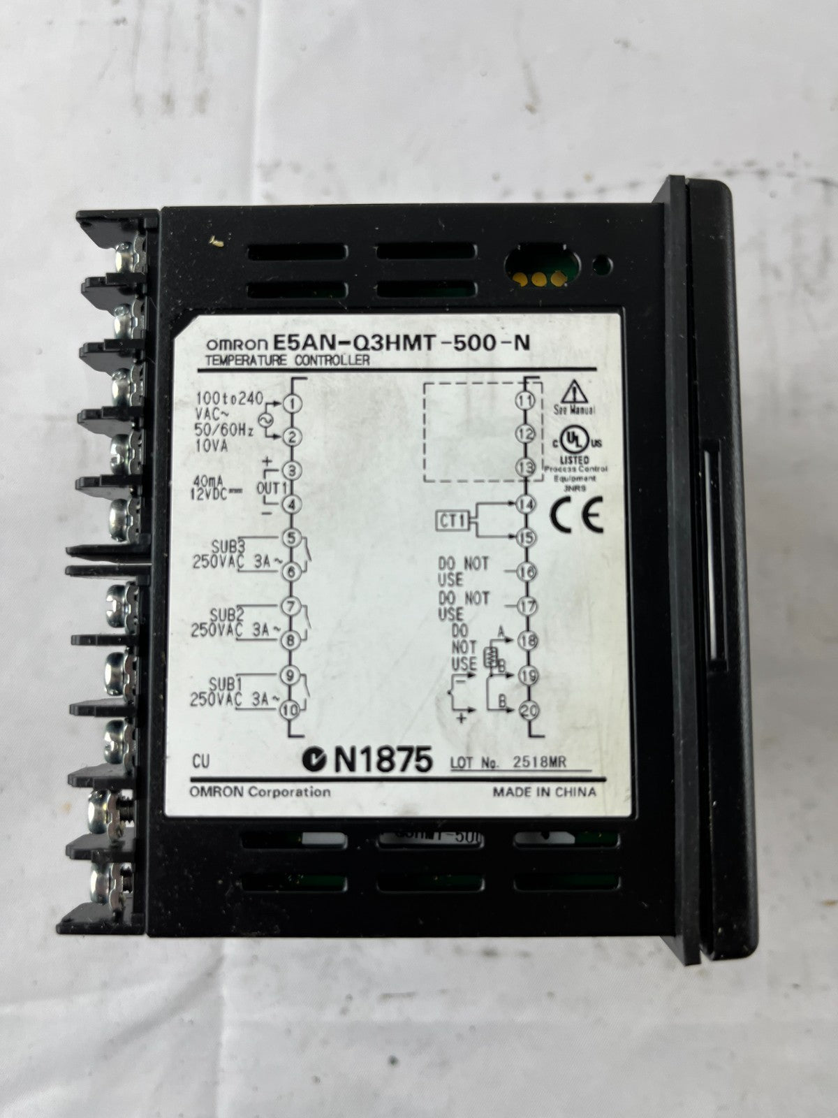 Omron E5AN-Q3HMT-500-N Digital Temperature Controller 100–240VAC New Unused