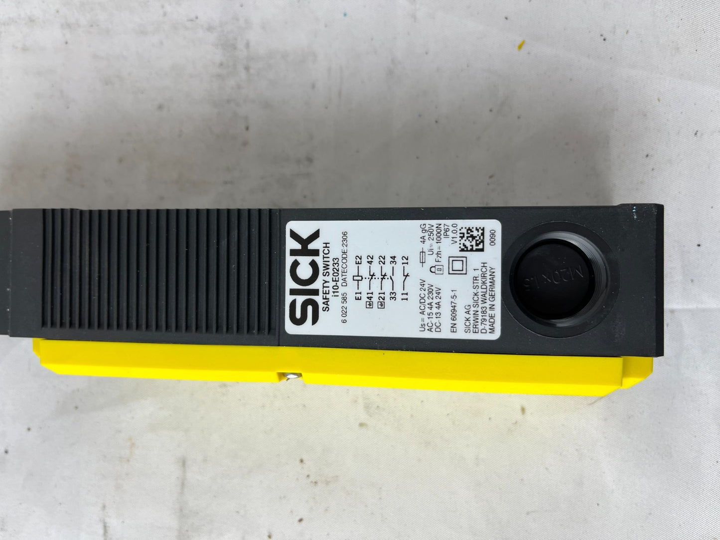 SICK i10-E0253 i10 Lock Safety Switch Guard Locking 1000N New NOS Germany