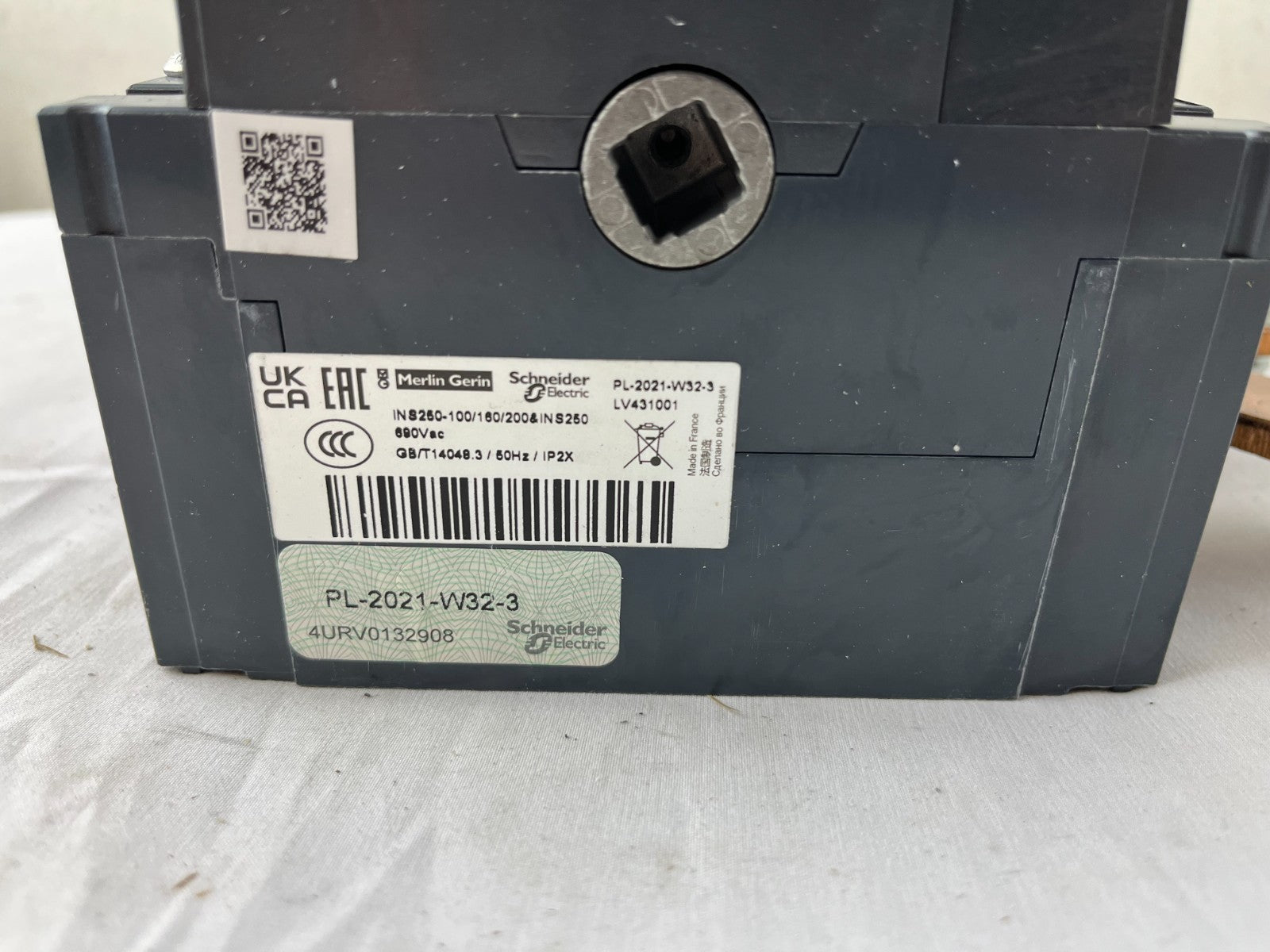 Schneider Electric Compact INS250-200A 3-Pole Switch Disconnector Isolator NEW