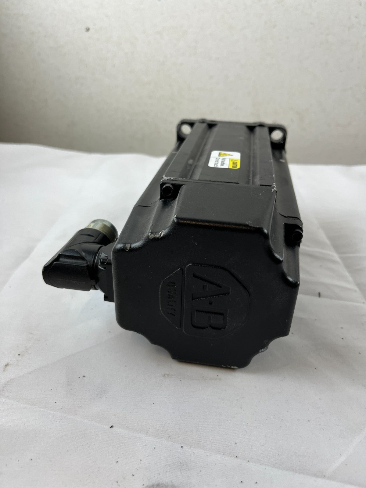 Allen-Bradley VPL-B1152T-PJ14AA Kinetix AC Servo Motor 3.07kW Brake Tested OK