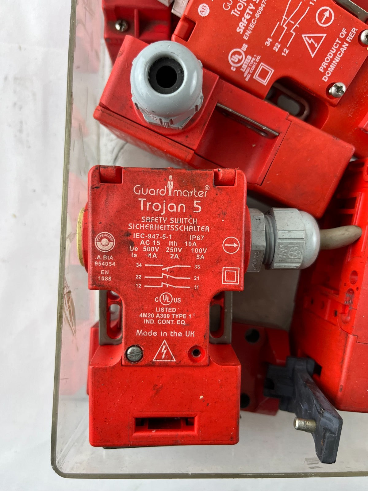 LOT 8x Safety Interlock Switches GuardMaster Trojan 5 Allen-Bradley USED WORKING