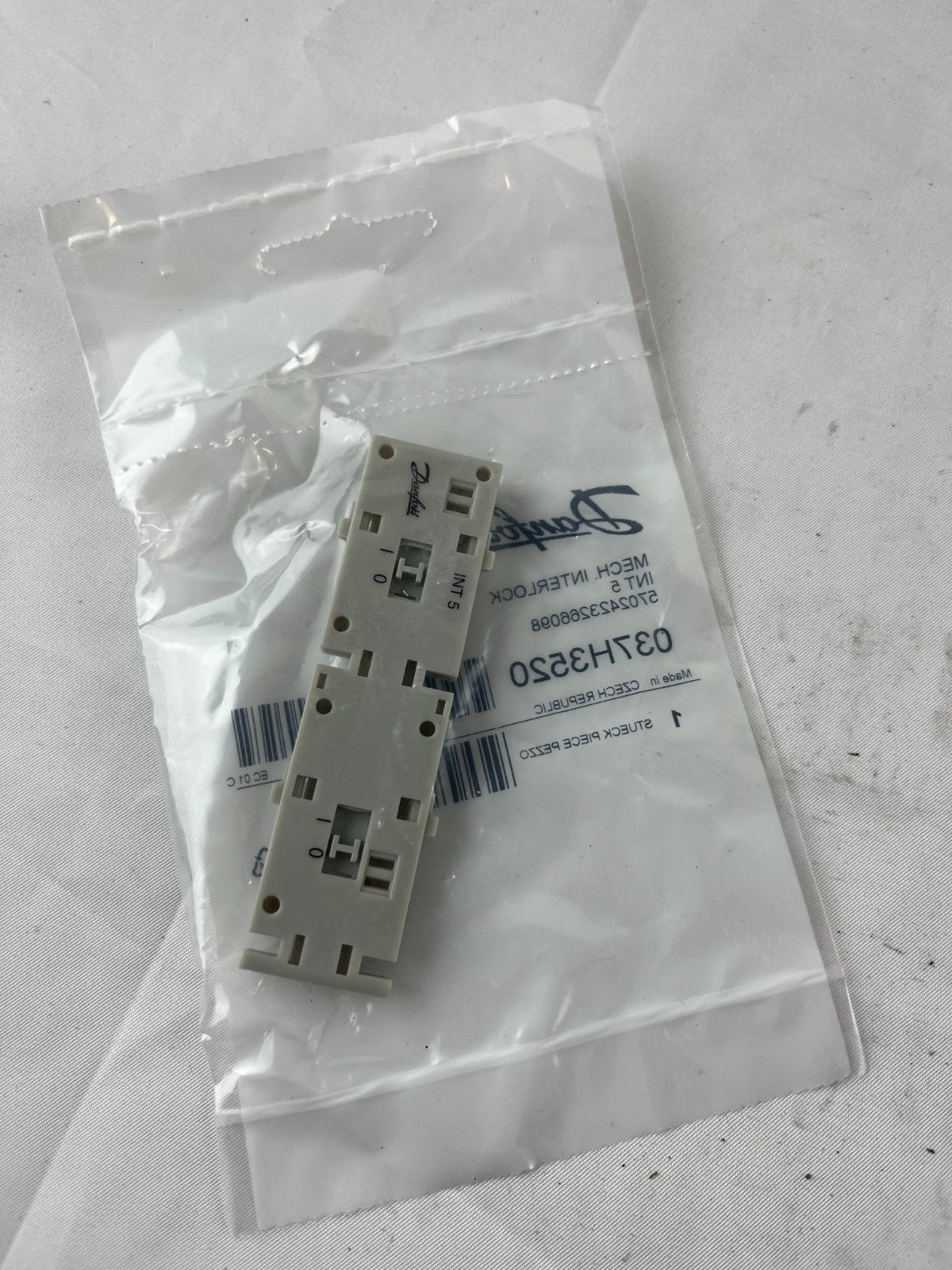 Danfoss INT 5 Mechanical Interlock 037H3520 for CI 5 Contactors New in Box