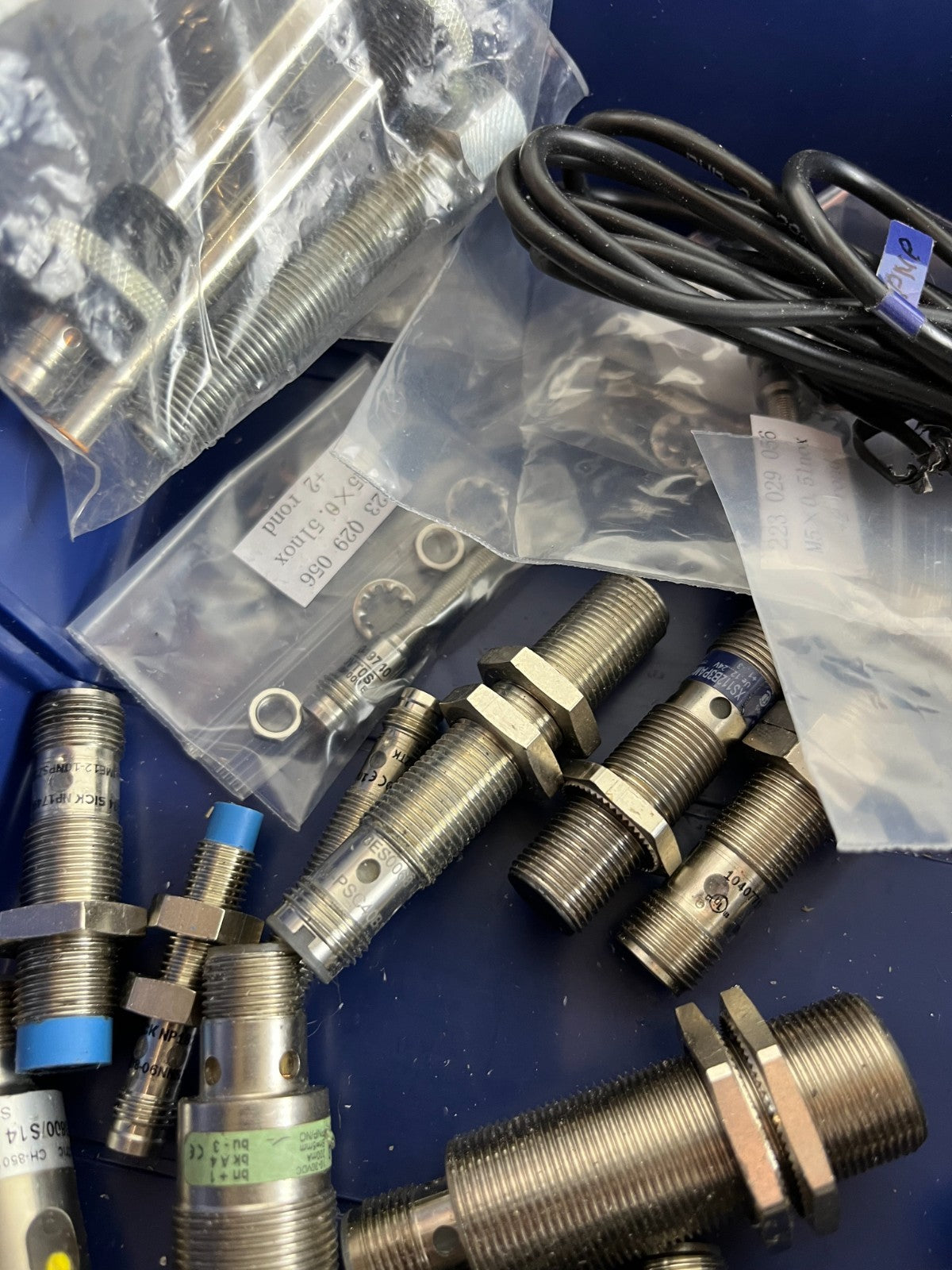 Mixed Proximity Sensor Lot 25pcs Telemecanique Schneider M18 M30 Used + New