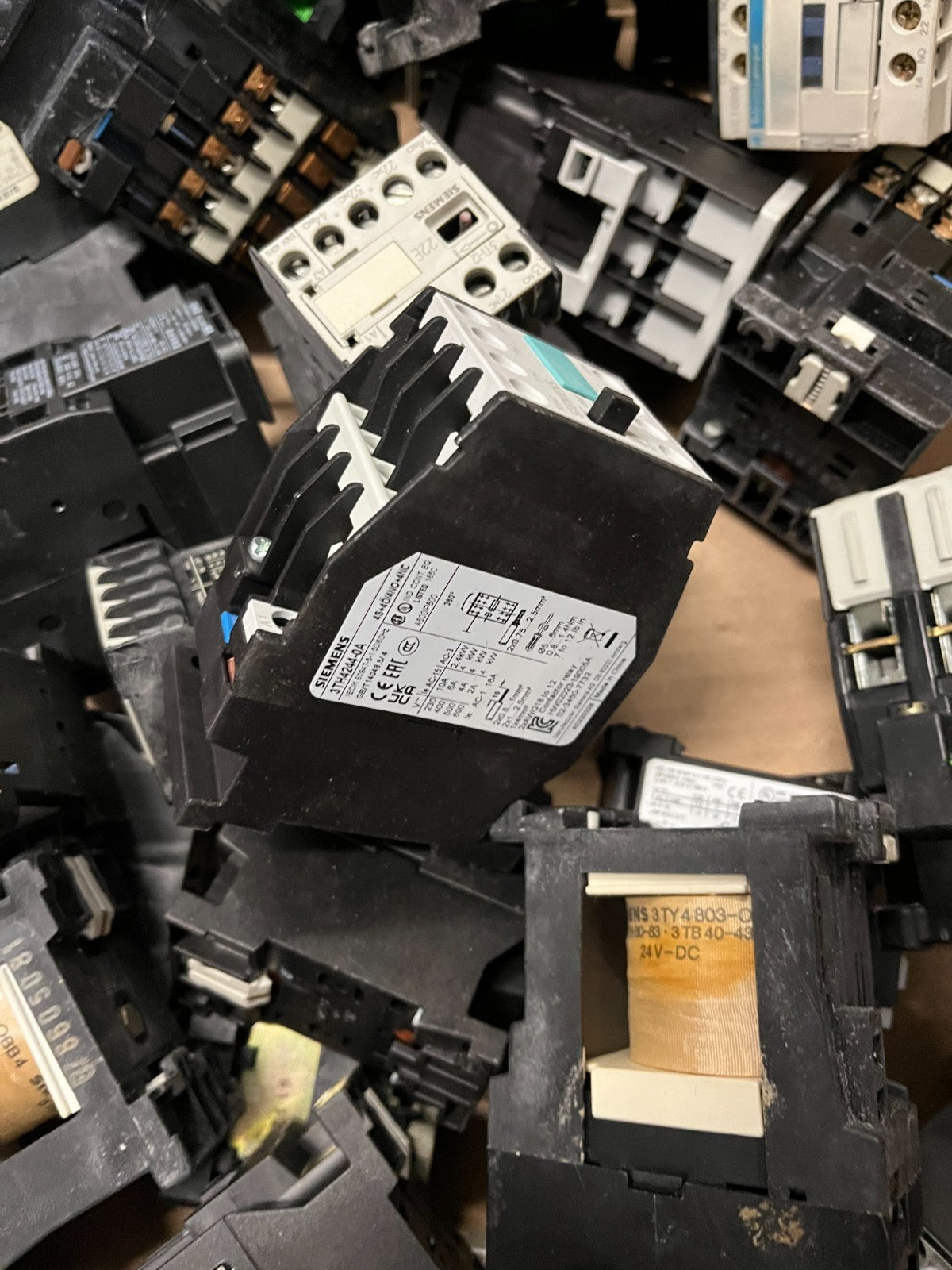 Siemens 3TH / 3TF Contactor Relay Huge Lot Mixed 24V DC AC Used Bundle Spares