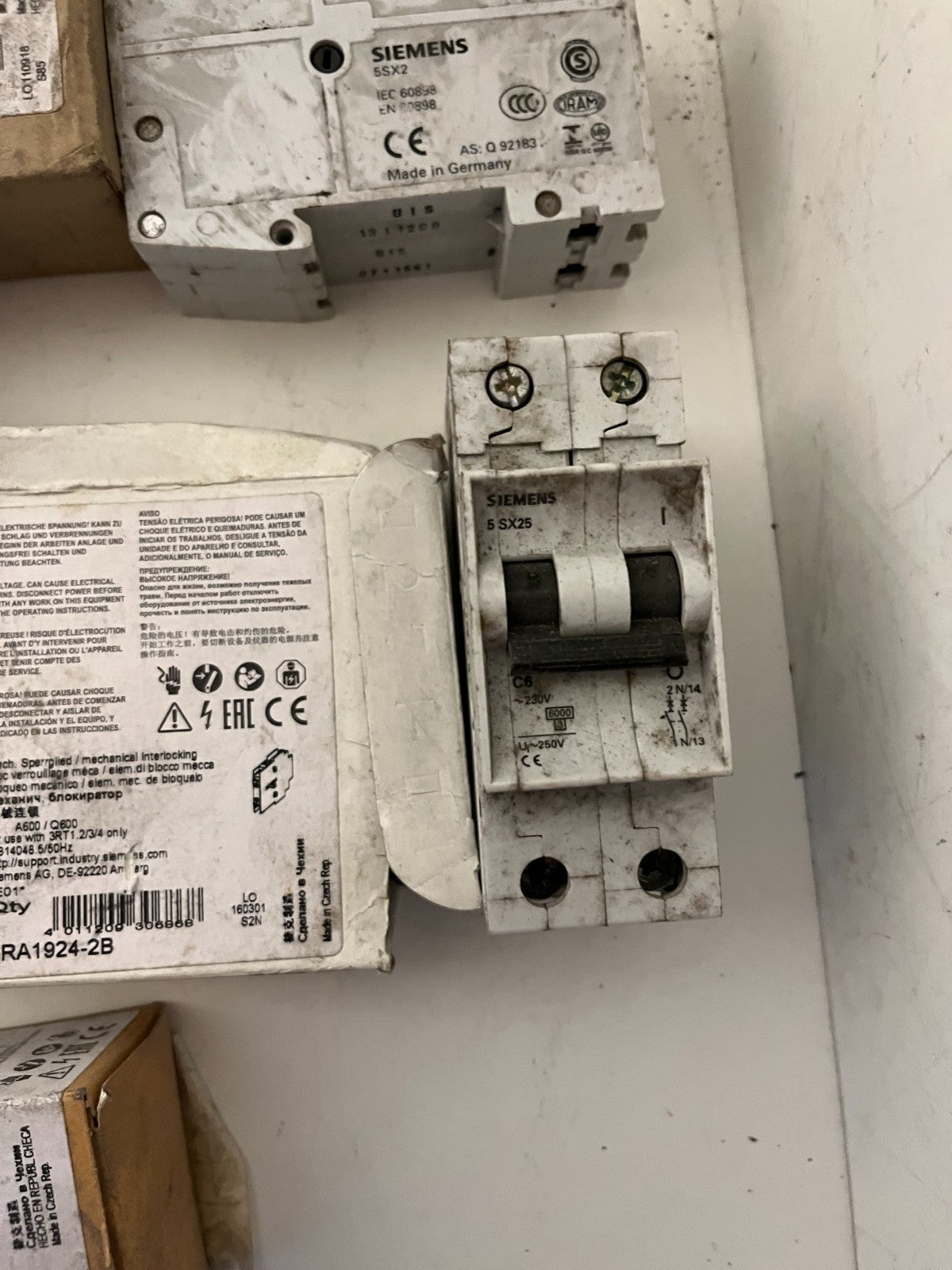 Siemens Industrial Automation Bundle – 7 pcs – New Open Box - Breakers Blocks