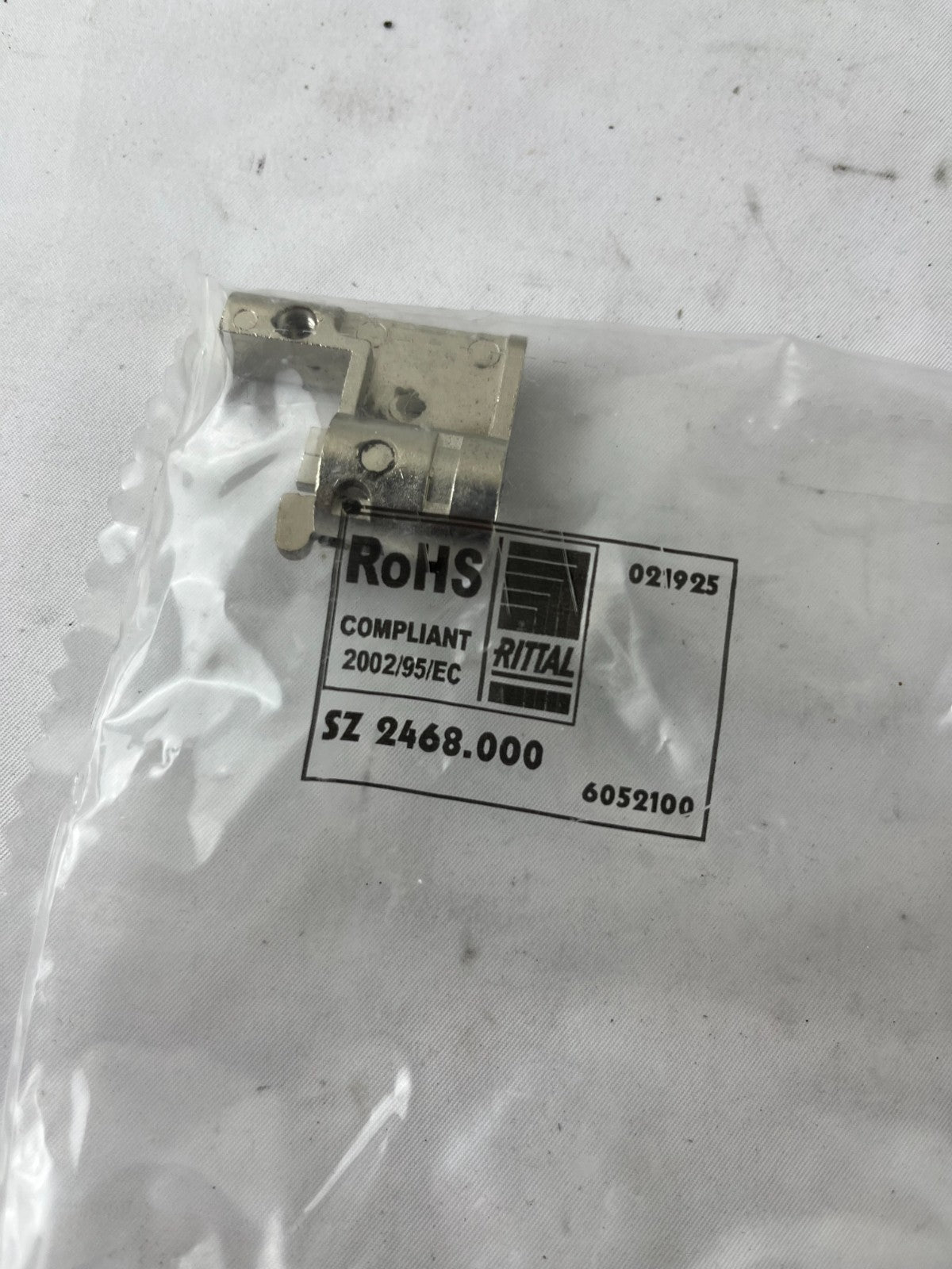 Rittal SZ 2468.000 Profile Half Cylinder Push Button Insert Lock for Handle NEW