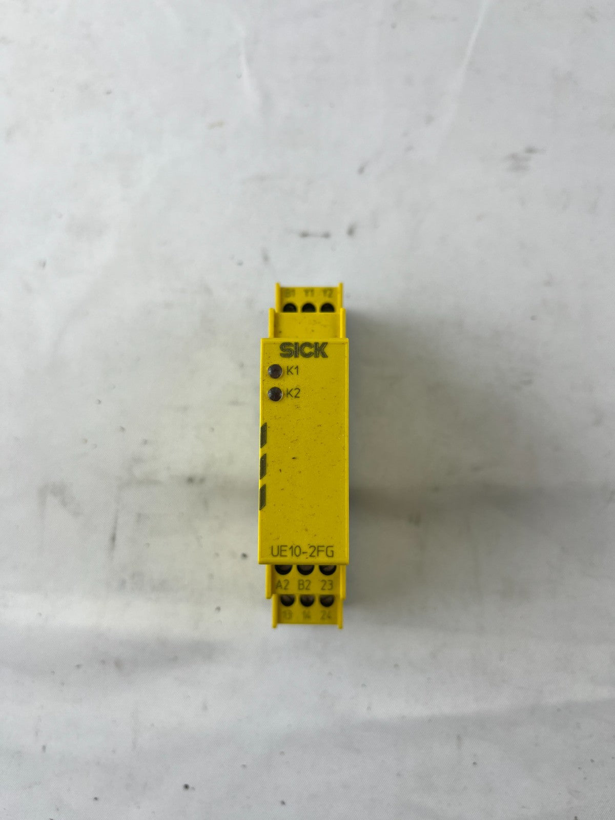 SICK UE10-2FG2D0 Safety Extension Relay 24VDC 6A SIL3 Cat4 PLe NEW 1043915