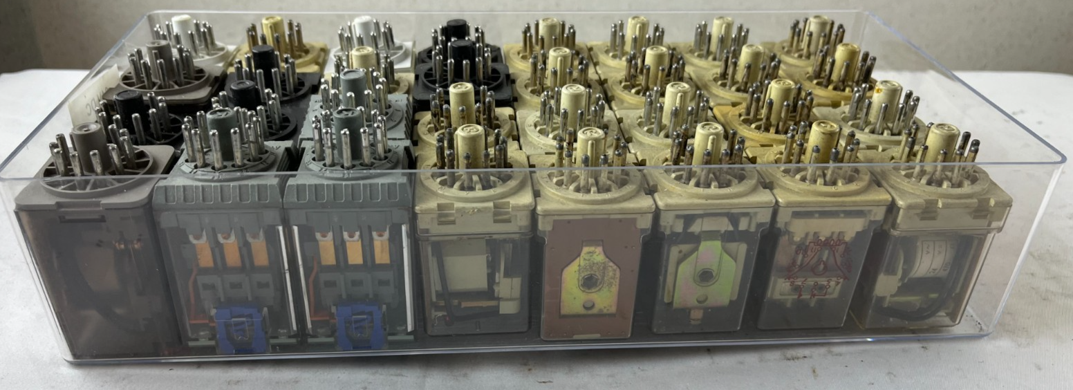 Mixed Industrial Plug-In Relay Lot 32pcs Schrack Releco Zettler 24V 10A Used