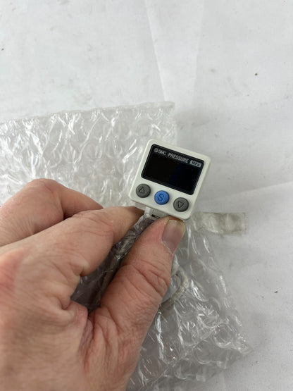 SMC ISE40A-01-R Digital Pressure Switch 1/8 BSPT 1MPa Analog Out NEW Japan
