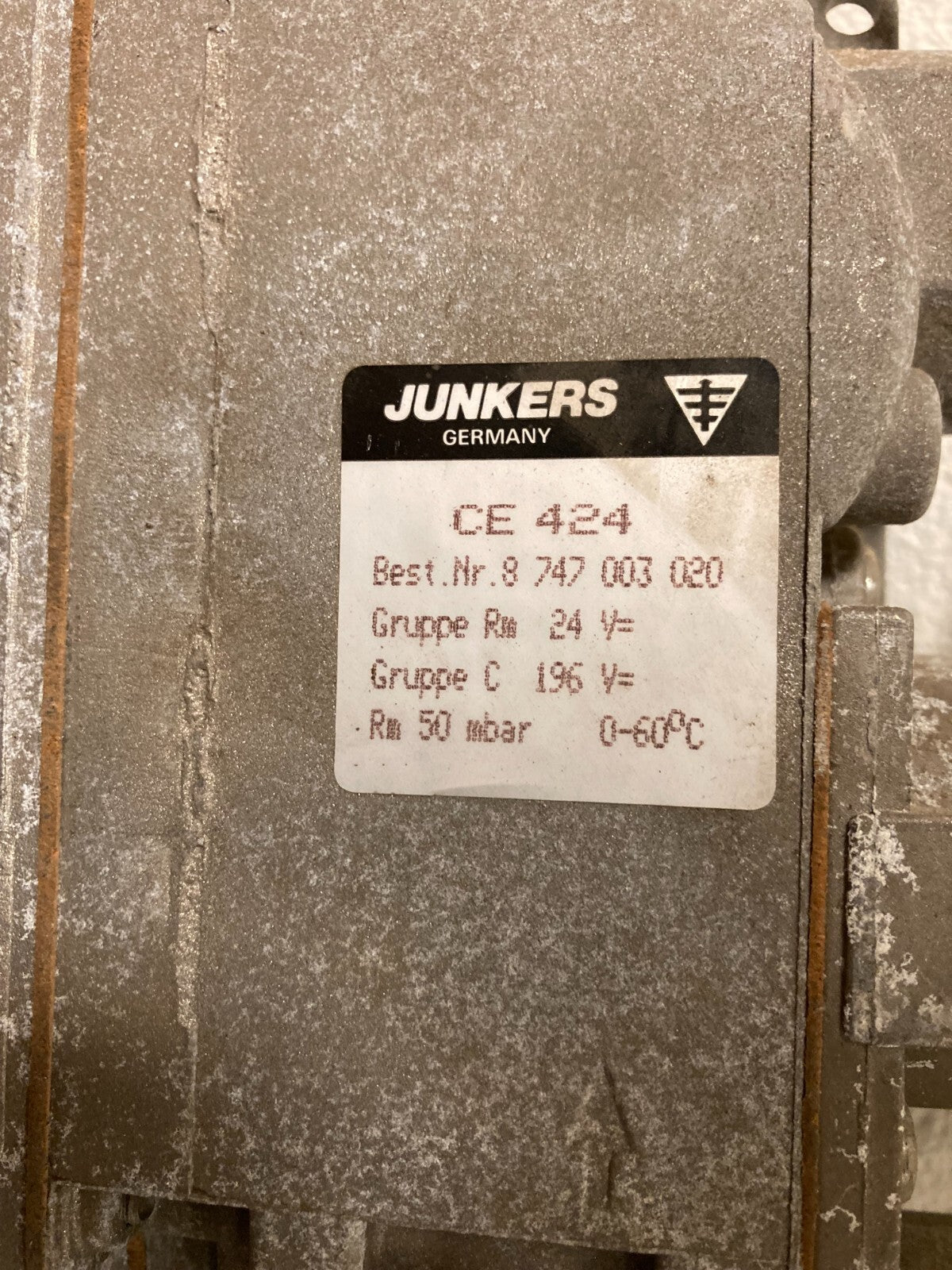 Junkers Bosch CE 424 Gas Controller Valve PN:8747003020 NOS ZR/ZSR/ZWR