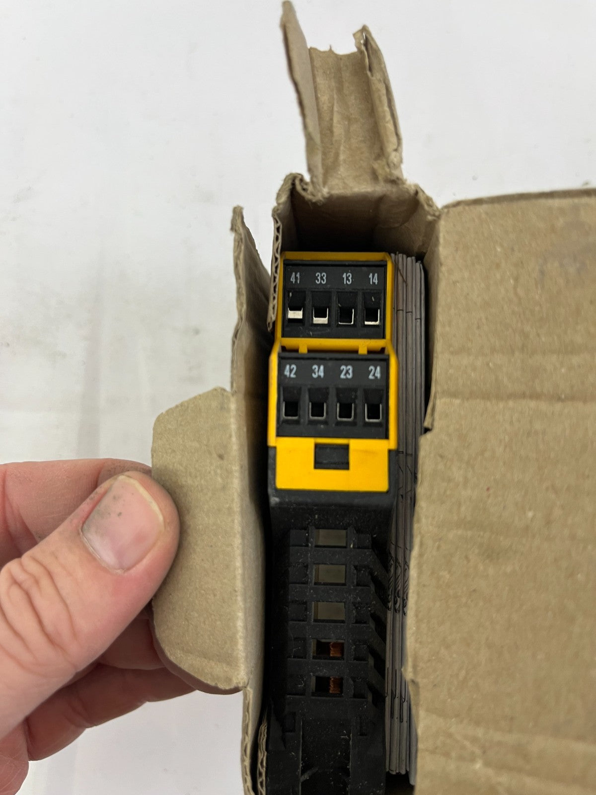 Eaton ESR5-NO-31-230VAC Safety Relay 230V AC Dual Channel, 3 Contacts, New Box