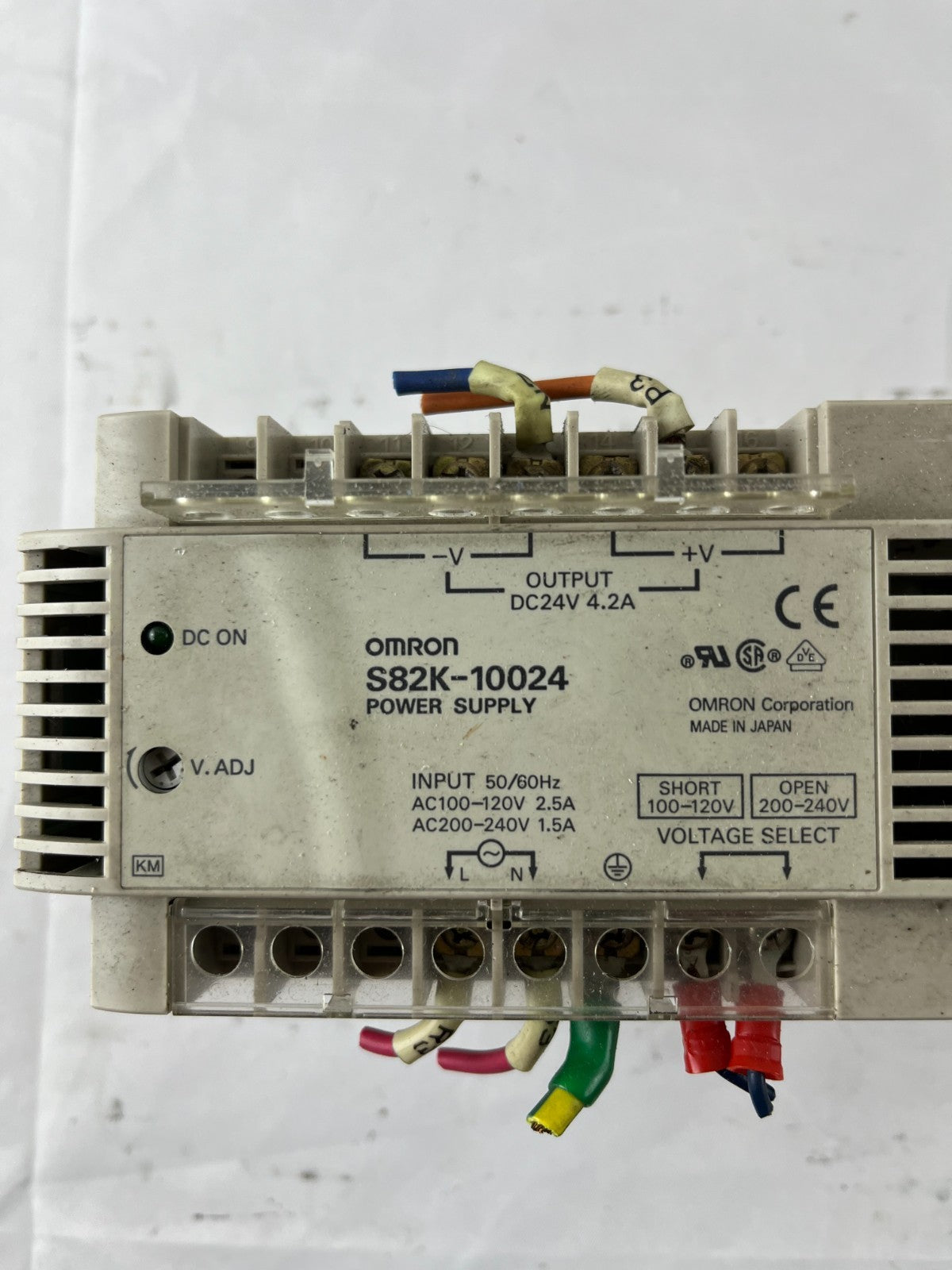Omron S82K-10024 Power Supply 24V DC 4.2A 100–120/200–240V AC DIN Rail Used