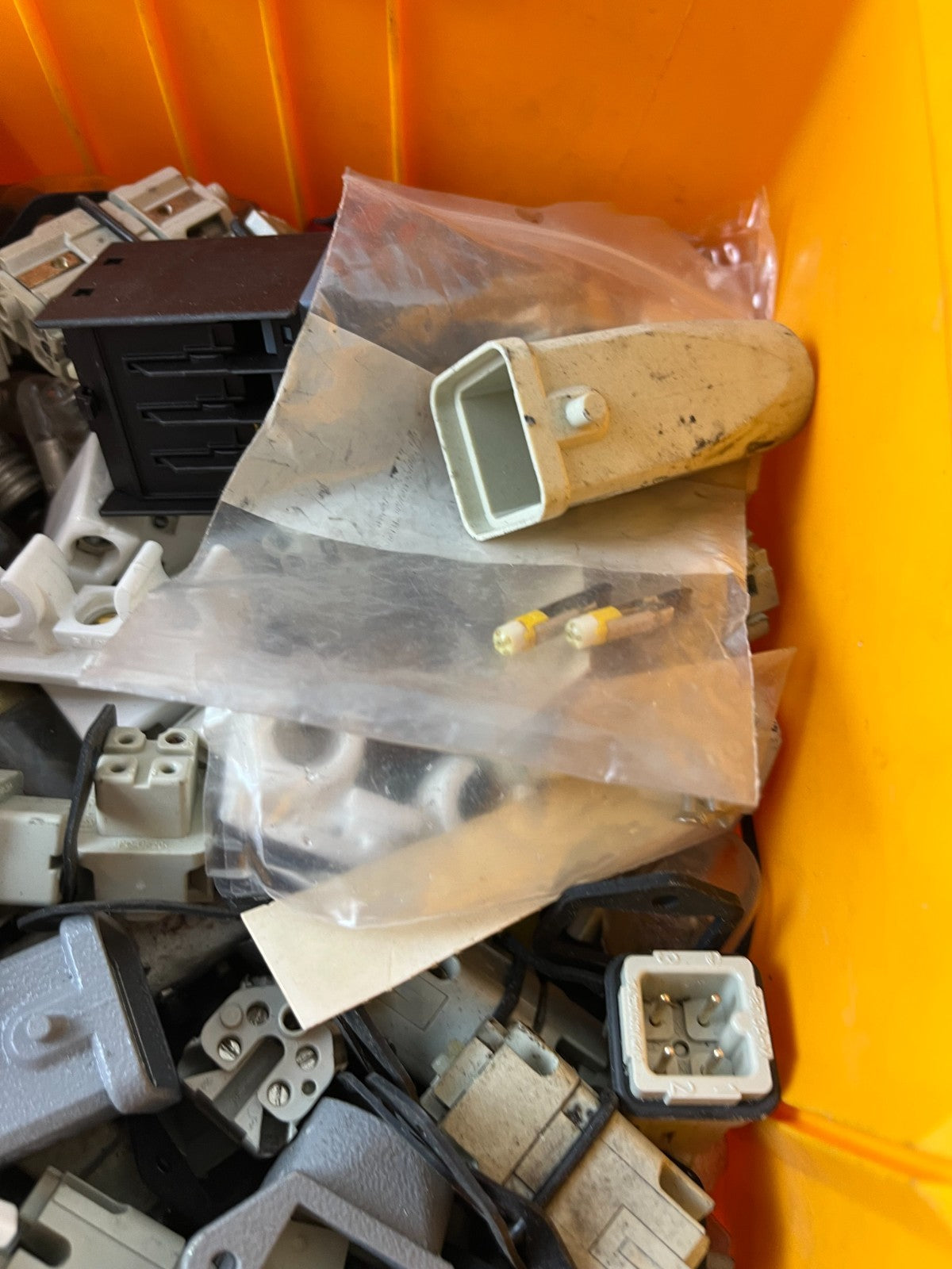 Harting Heavy Duty Connectors Mixed Lot Industrial Plugs Sockets Used Box