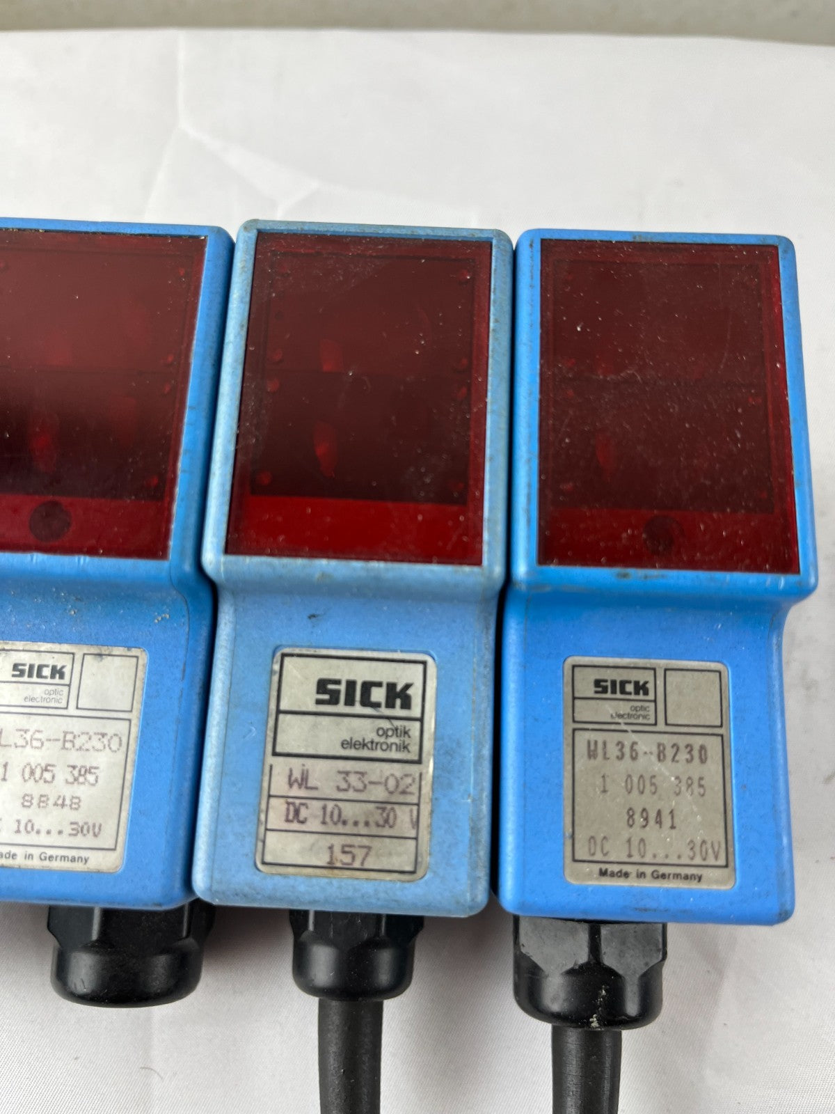 Sick WL33 WL36 Retroreflective Sensor Lot 4pcs Used AC/DC Block Red Window