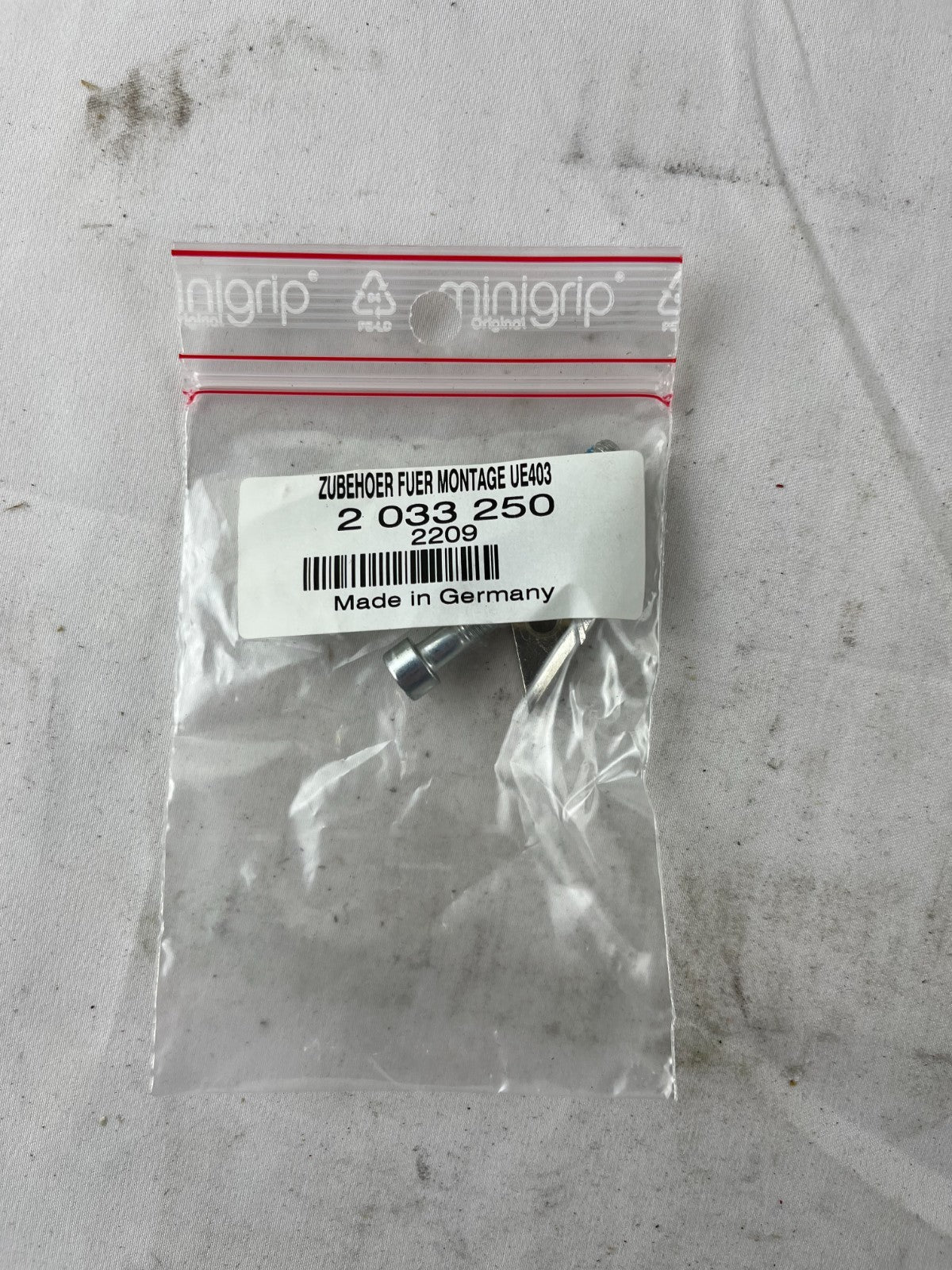 SICK 2033250 UE403 Mounting Kit Sliding Nuts Screws M4000 Accessory Germany NEW