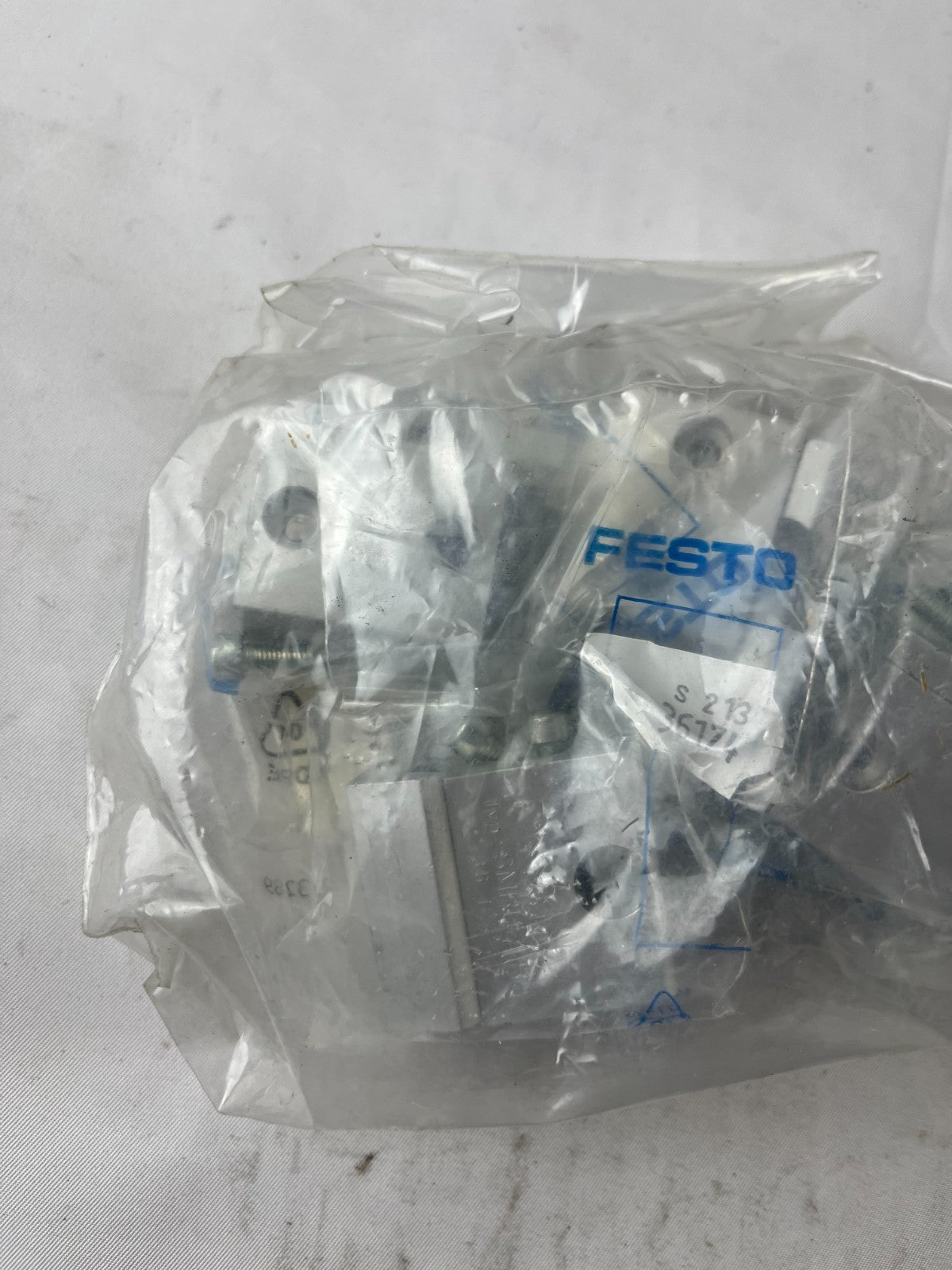 FESTO SMBU-2B 36174 Sensor Mount Bracket Lot 5 New Spare Units
