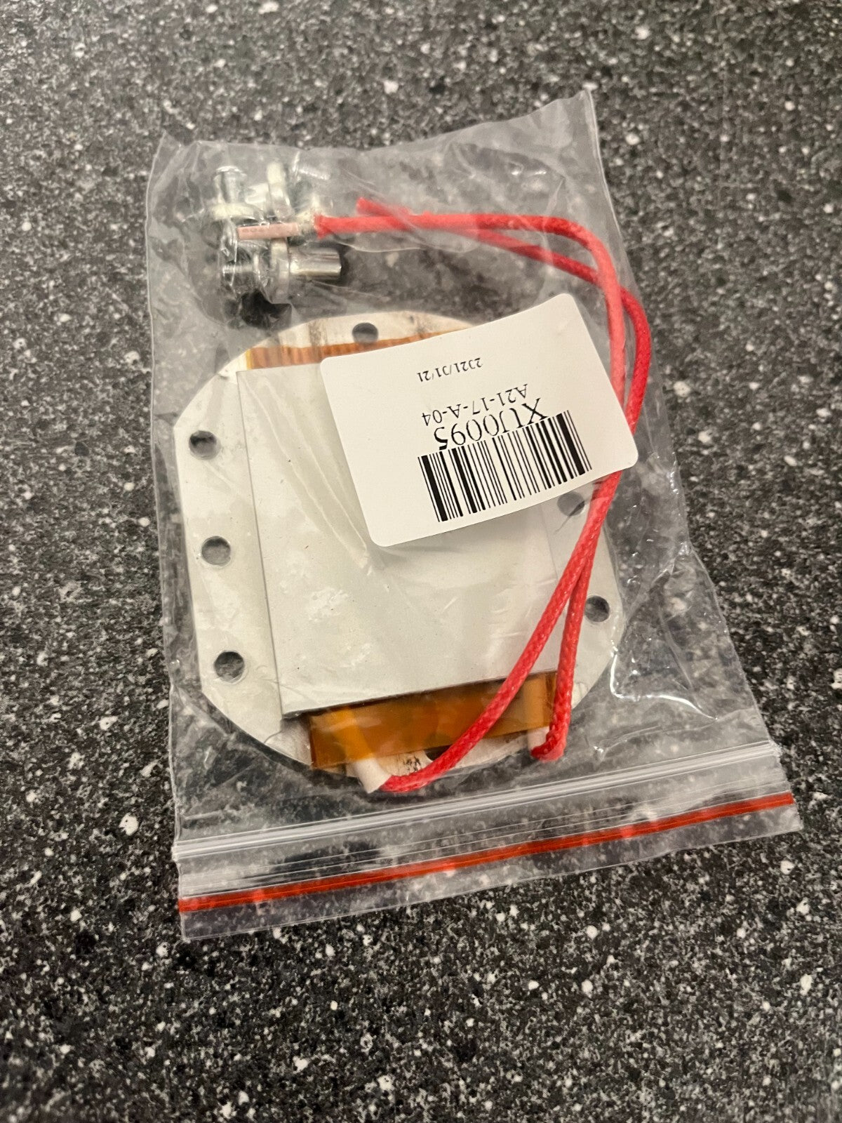 Industrial Thermal Heat Sink with Mounting Screws – Model XU0095 A21-17-A-04