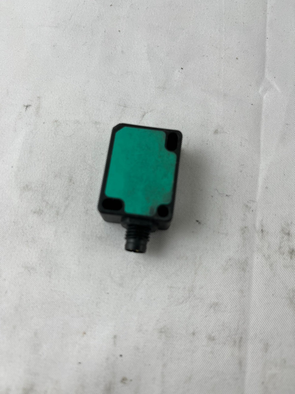 Pepperl+Fuchs UB250-F77-E2-V31 Ultrasonic Sensor 20-30VDC Used Spare Unit
