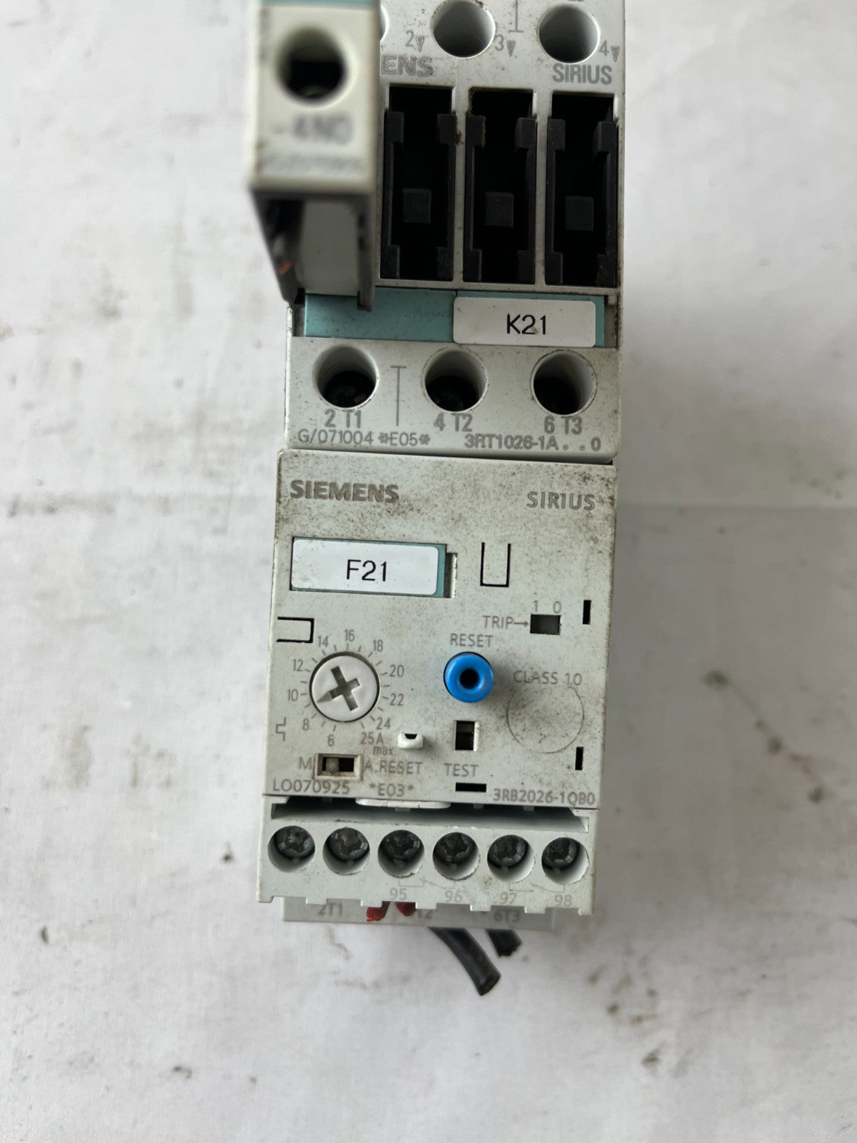 Siemens Sirius 3RB2026-1QB0 Overload Relay + 3RT2026 Contactor w/ 3RH1921-1CA10