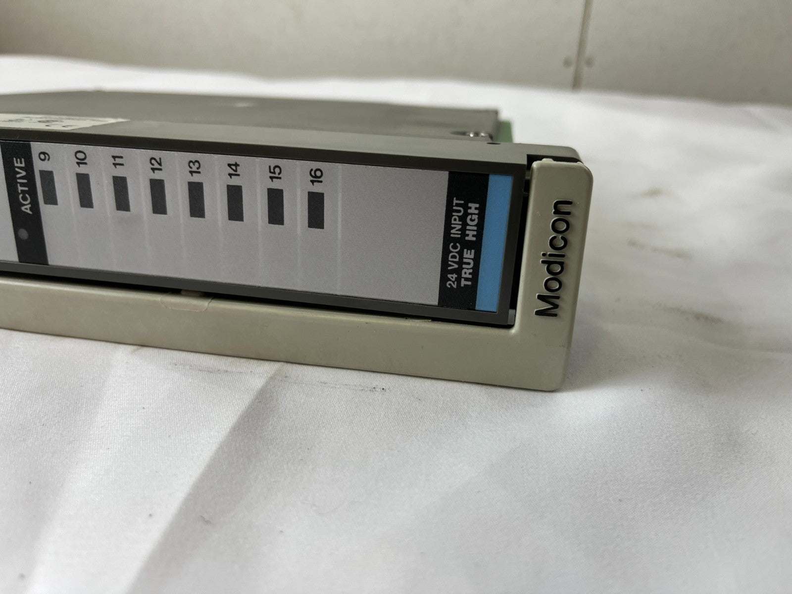 Modicon AS-B825-016 800 I/O 24VDC True High Input Module PLC Schneider