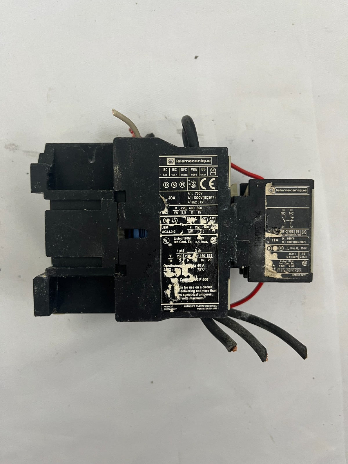 Telemecanique 40A AC Contactor w/ LA1 DN11 Auxiliary Block – 3-Pole, 1NO/1NC