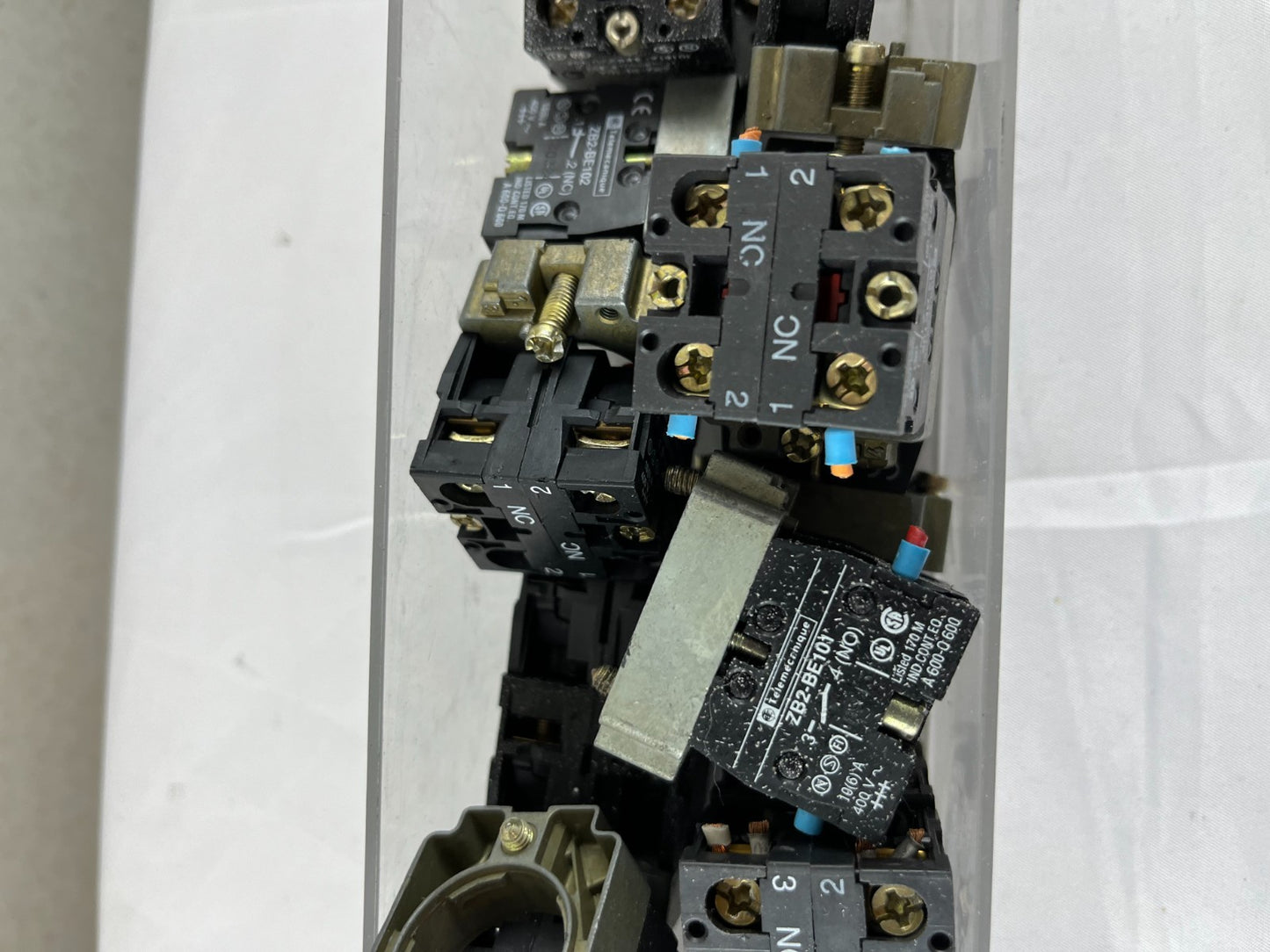 Mixed Lot Telemecanique ZB2-BE Contact Blocks NO NC 22mm Used Spare Parts