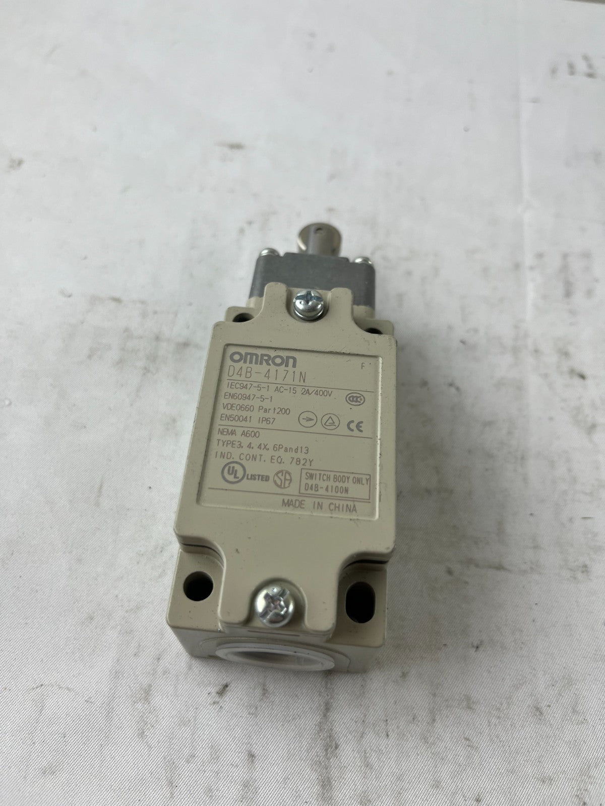 Omron D4B-4171N Limit Switch Roller Plunger 1NO/1NC 10A IP67 Used Spare Unit
