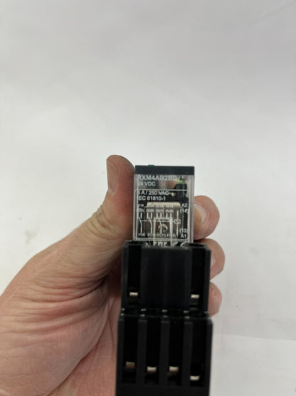 Schneider RXM4AB2B2BD 24VDC Plug-In Relay + RXZE2M114M DIN Rail Socket NEW