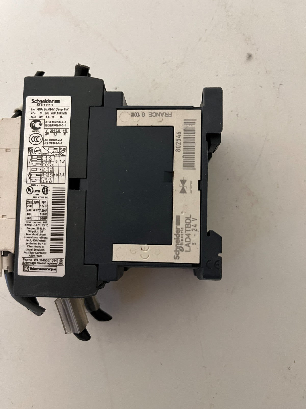 Schneider Electric LC1D25BD Contactor 25A 24V DC Coil TeSys D + LAD4TBDL Used