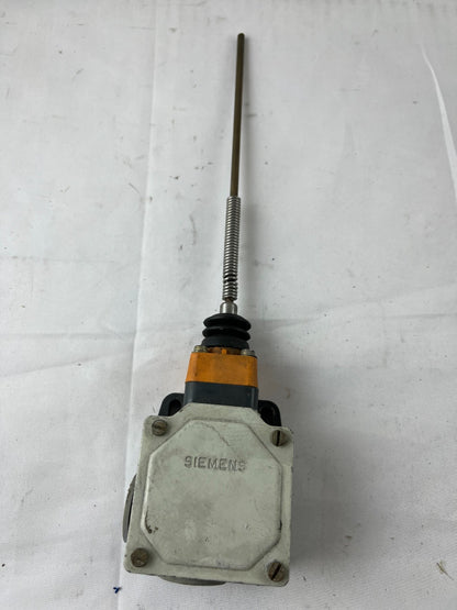 Siemens 3SE3 100-1FC Limit Switch Flexible Rod IP67 Used Spare Parts