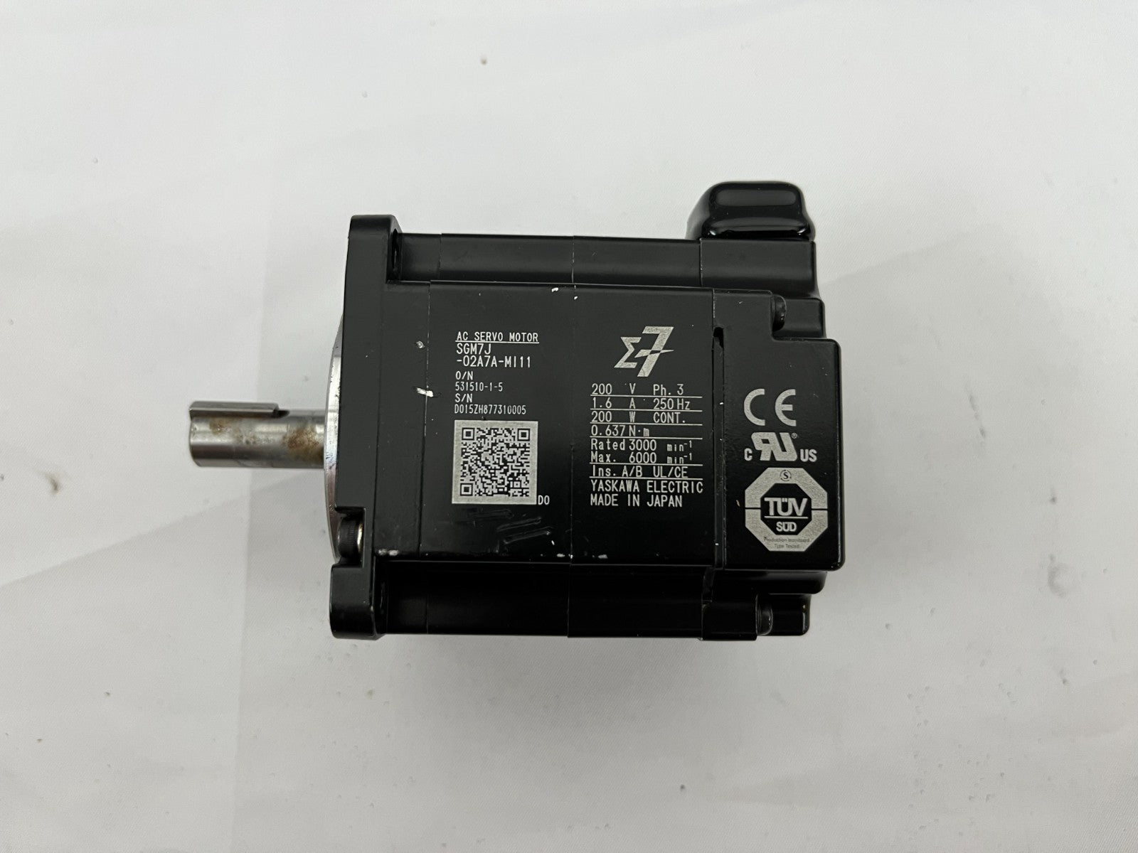 Yaskawa SGM7J-02A7A-M111 AC Servo Motor 200V 0.2kW 0.637Nm Sigma-7 Tested Used