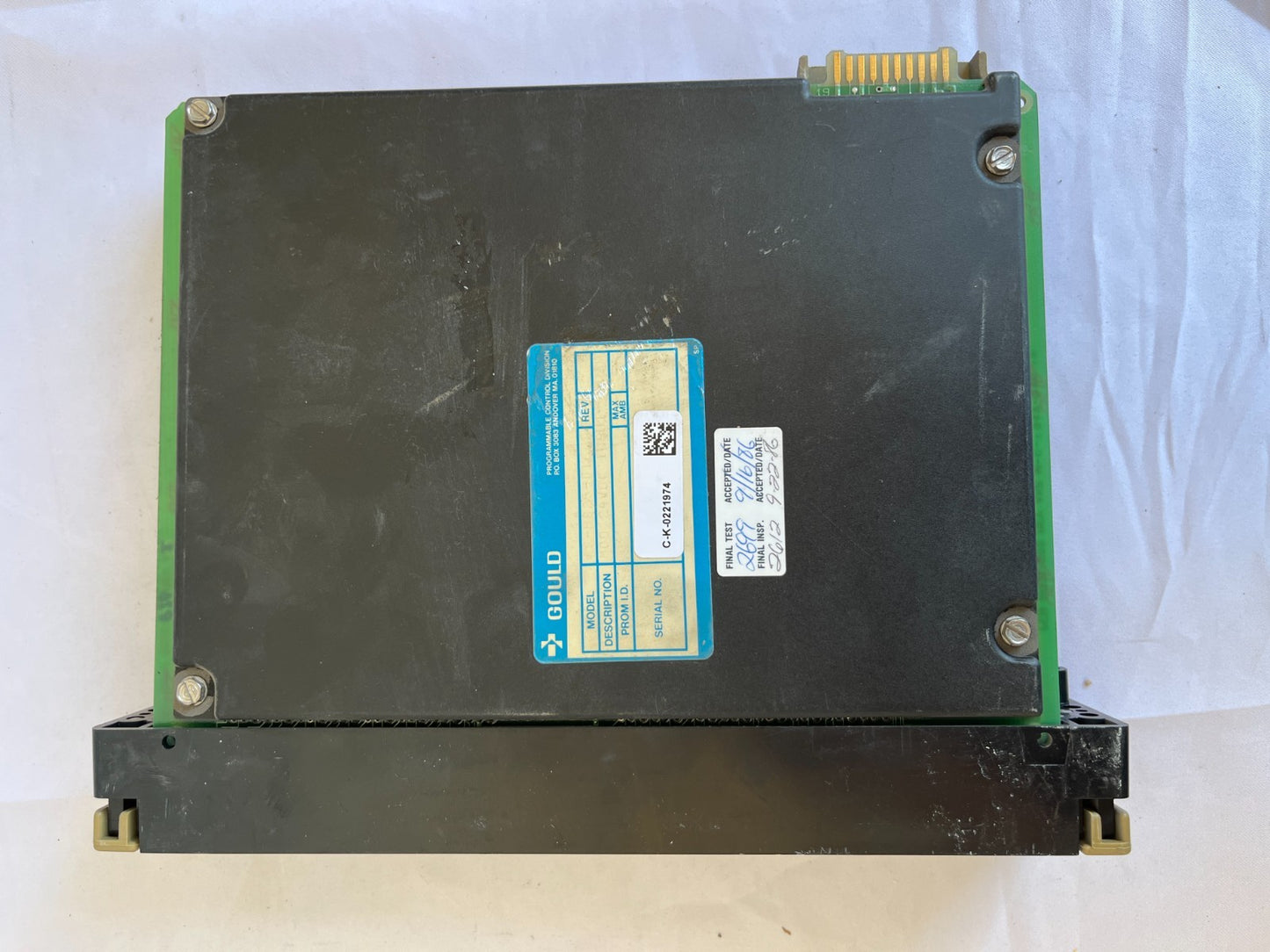 Gould Modicon AS-B825-016 24VDC True High 16 Point Input Module Used