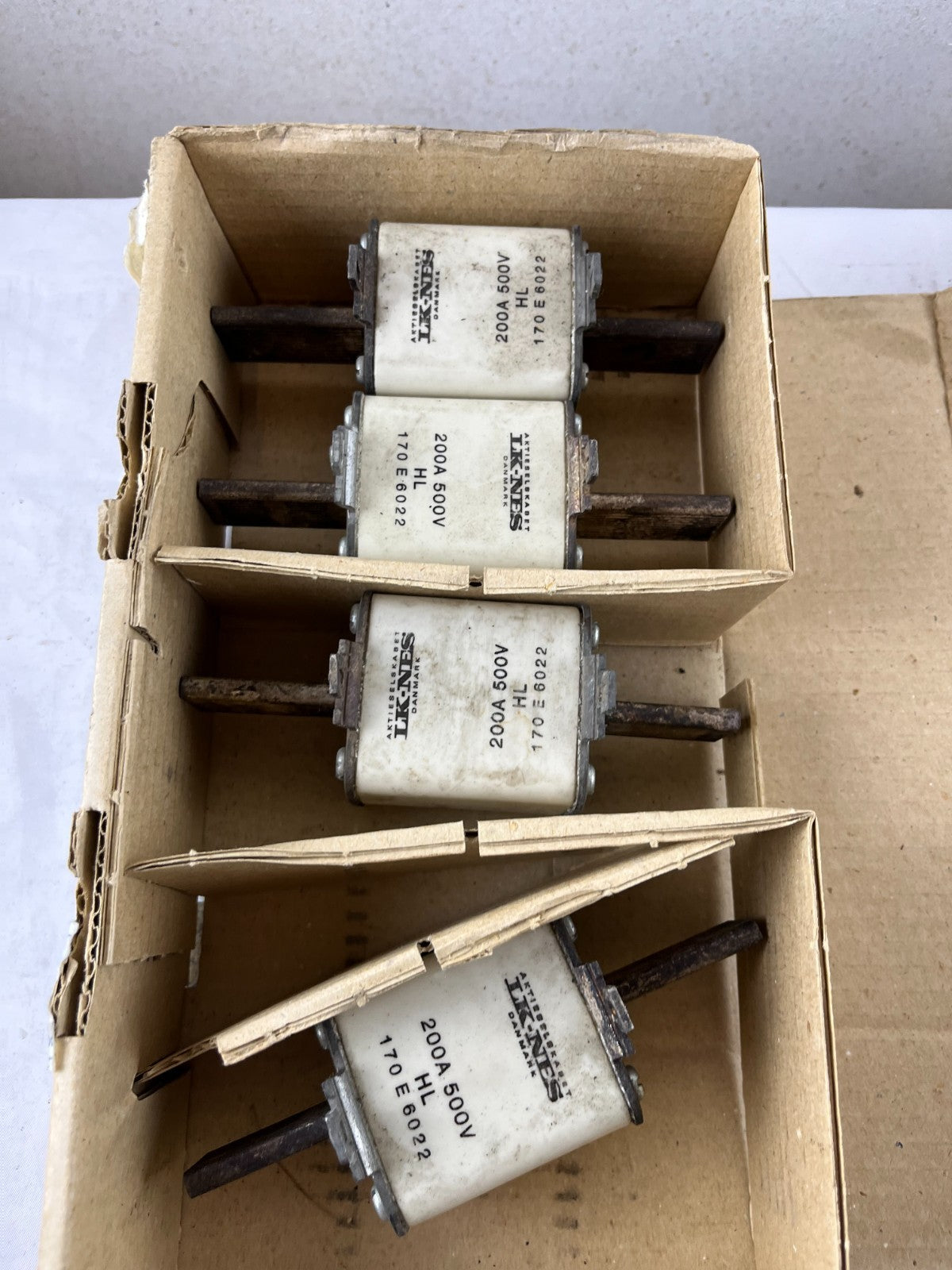 4x LK‑NES 170E6022 200A 500V HL Cartridge Fuses Size 2 NEW NOS Spare Part