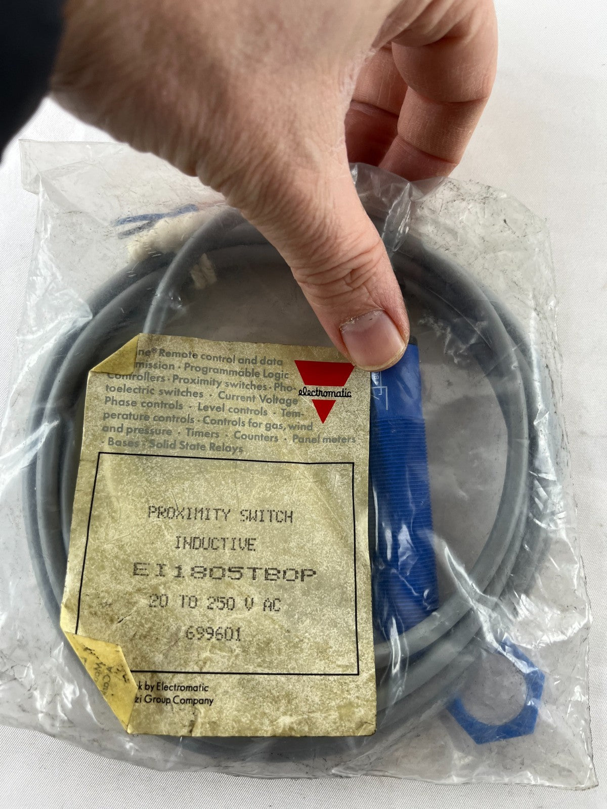 Electromatic E11805TBOP Inductive Proximity Switch 20-250V AC New Spare Unit