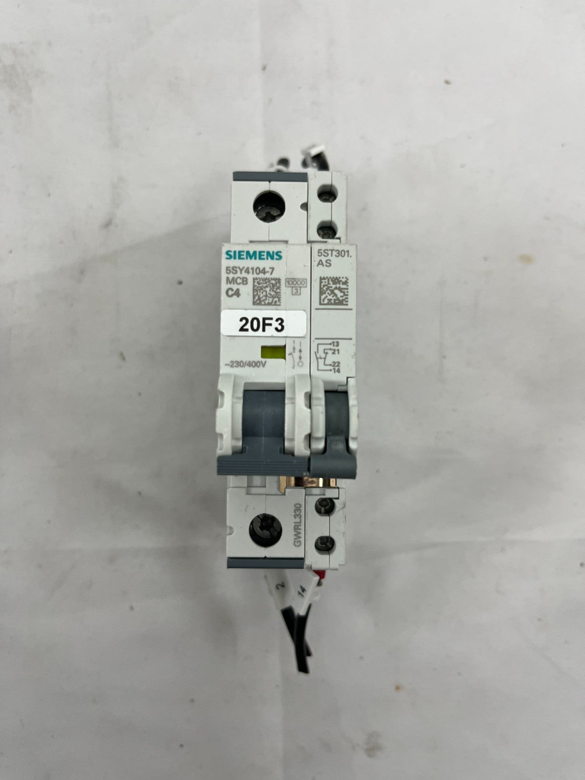 Siemens 5SY4104-7 MCB C4 230/400V + 5ST3010 Auxiliary Switch, 4A 1-Pole, Used