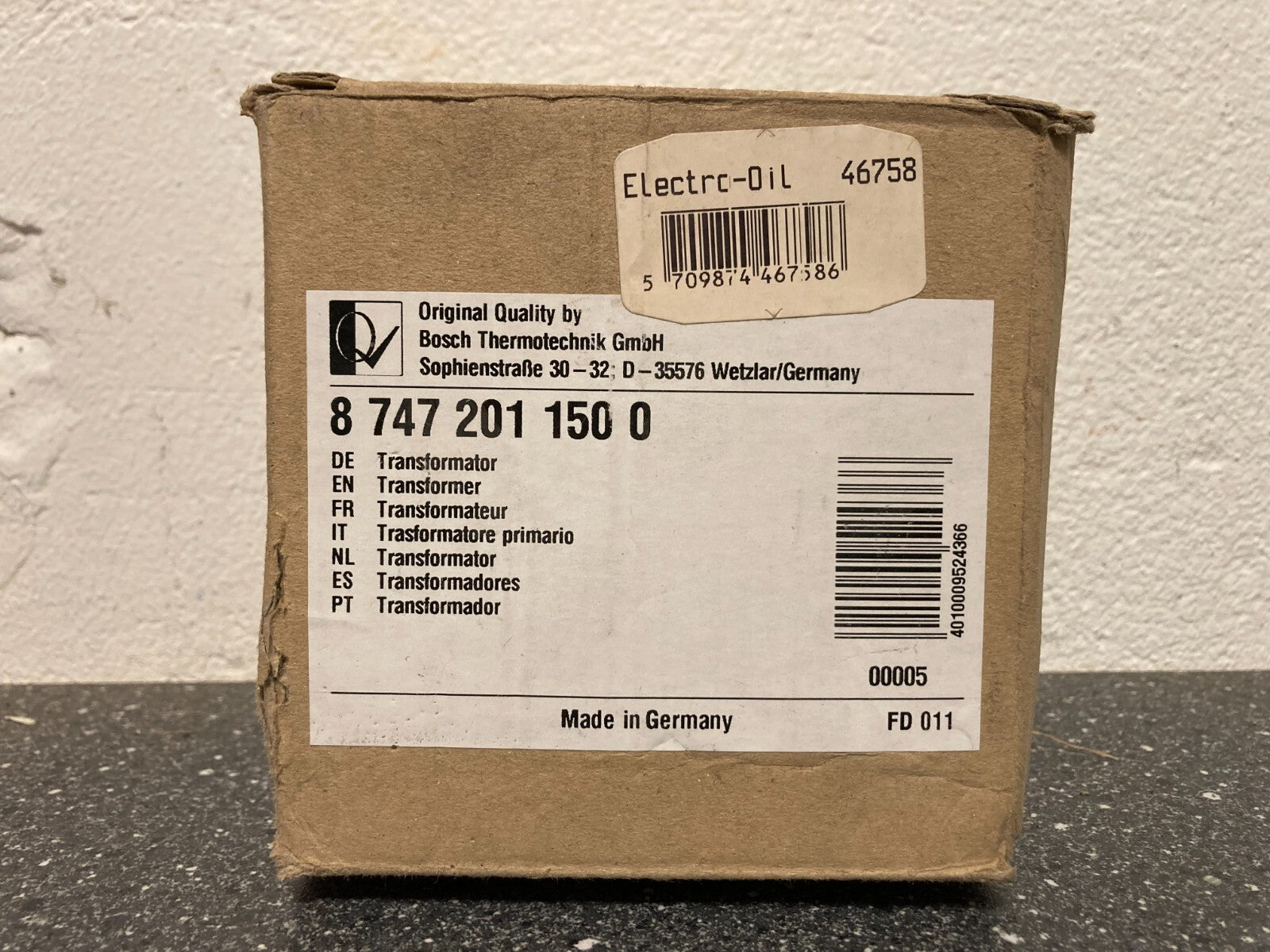 Bosch Electr-Oil Transformer PN: 8747201150 Blue 220V Primary 31V Secondary 28VA
